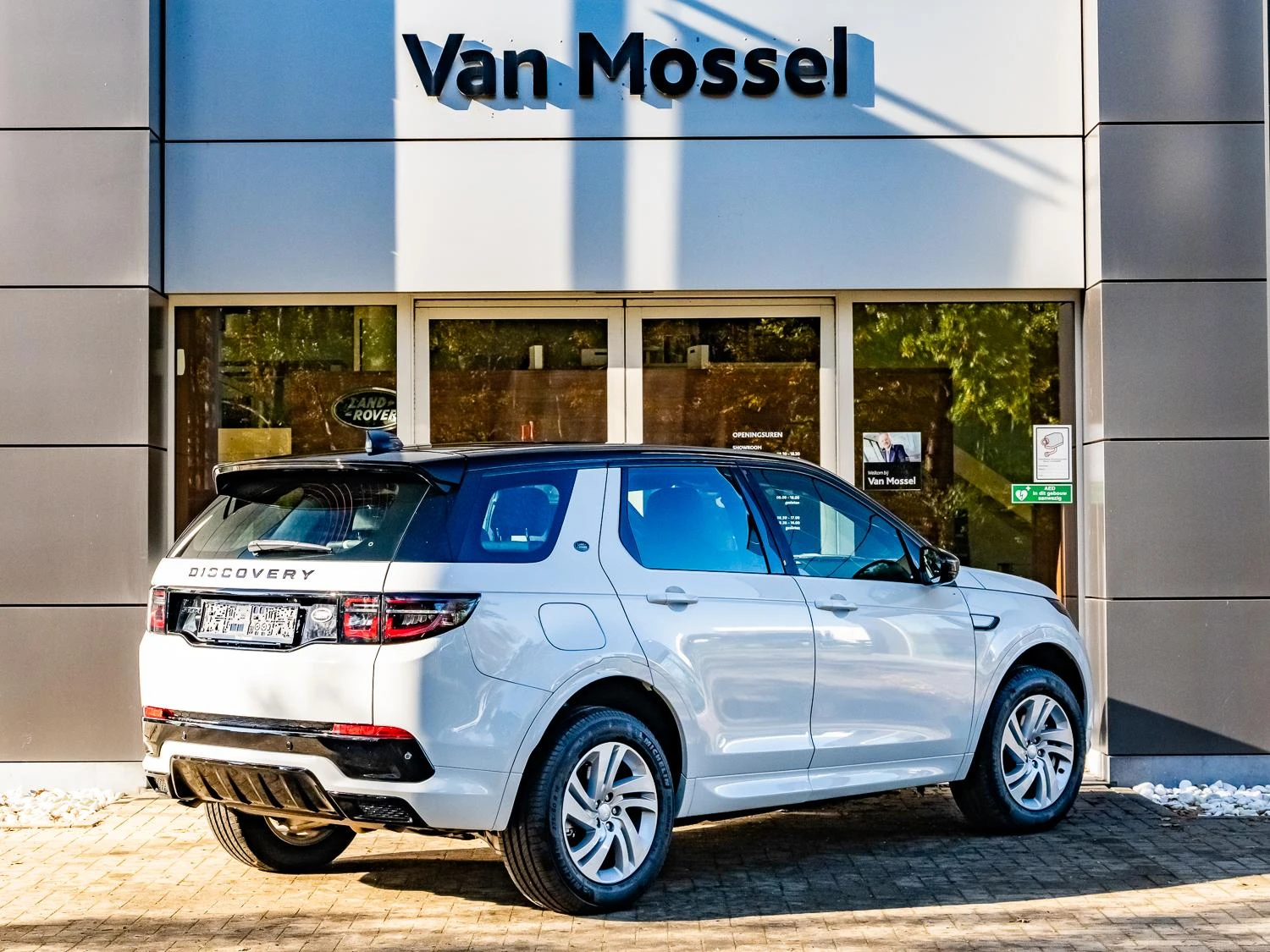 Land Rover-Discovery Sport-image-5