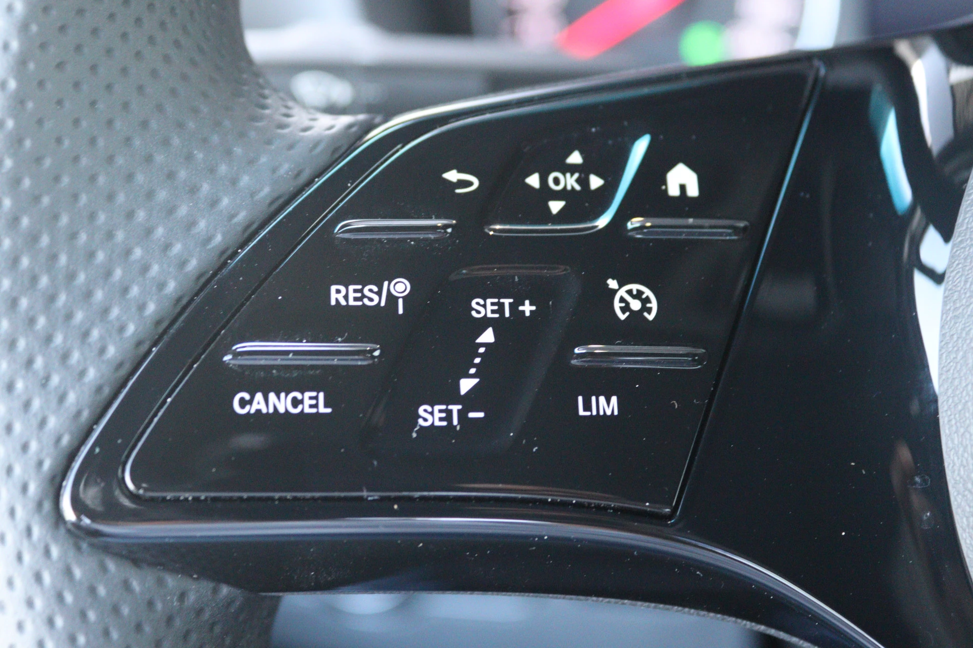 Mercedes-Benz-Sprinter-image-13