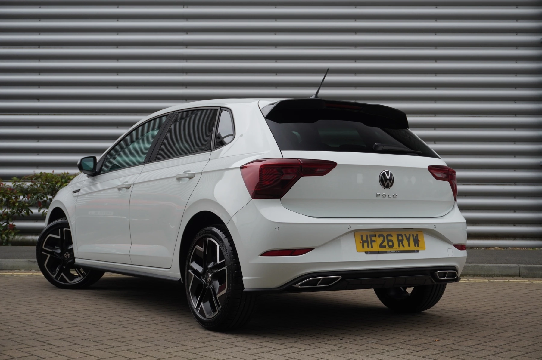 Volkswagen-Polo-image-2