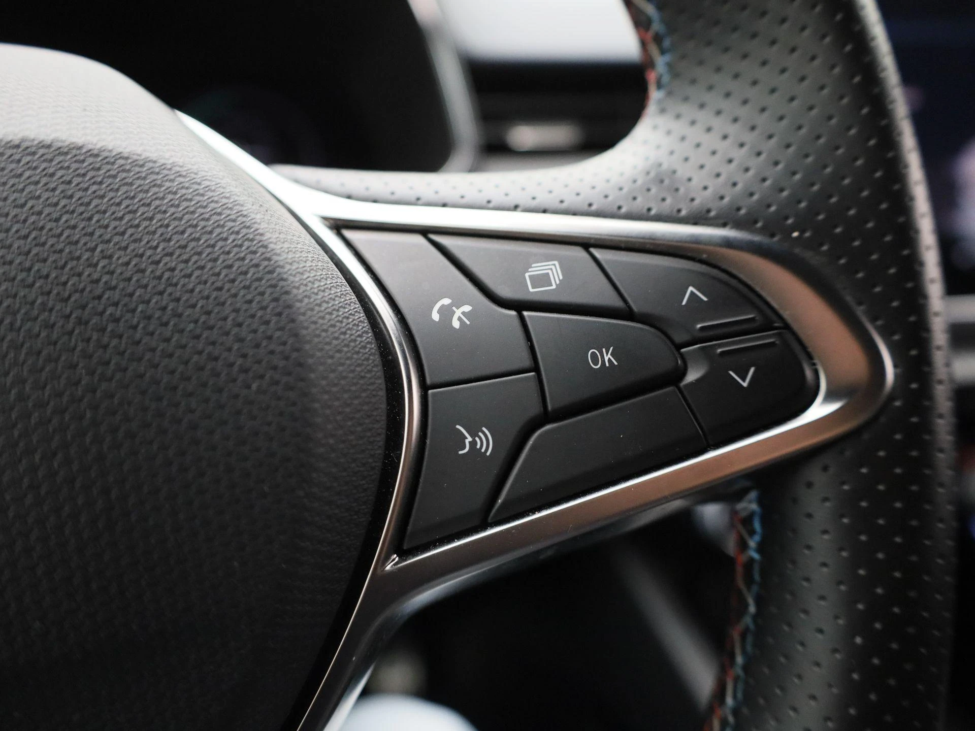 Renault-Clio-image-17