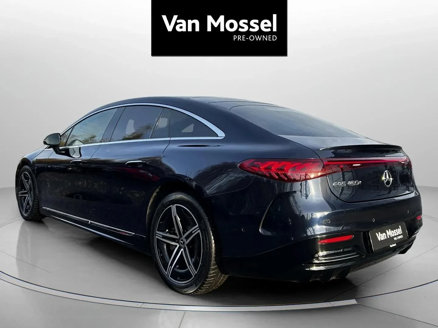 Mercedes-Benz-EQS-image-7
