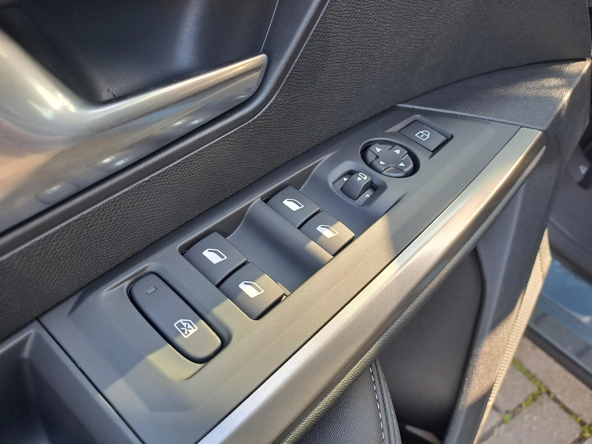 Peugeot-5008-image-13