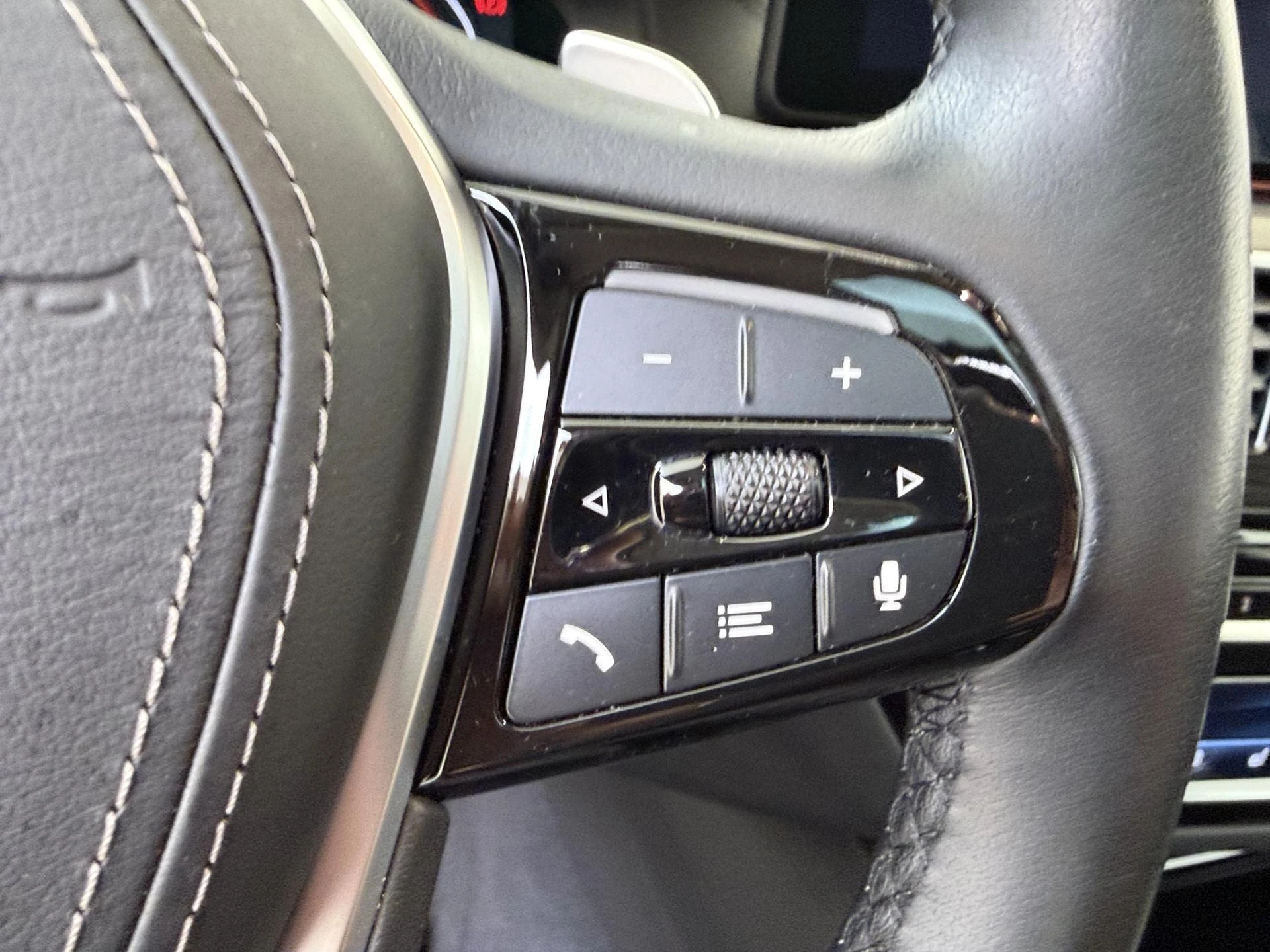 BMW-5 Serie-image-12