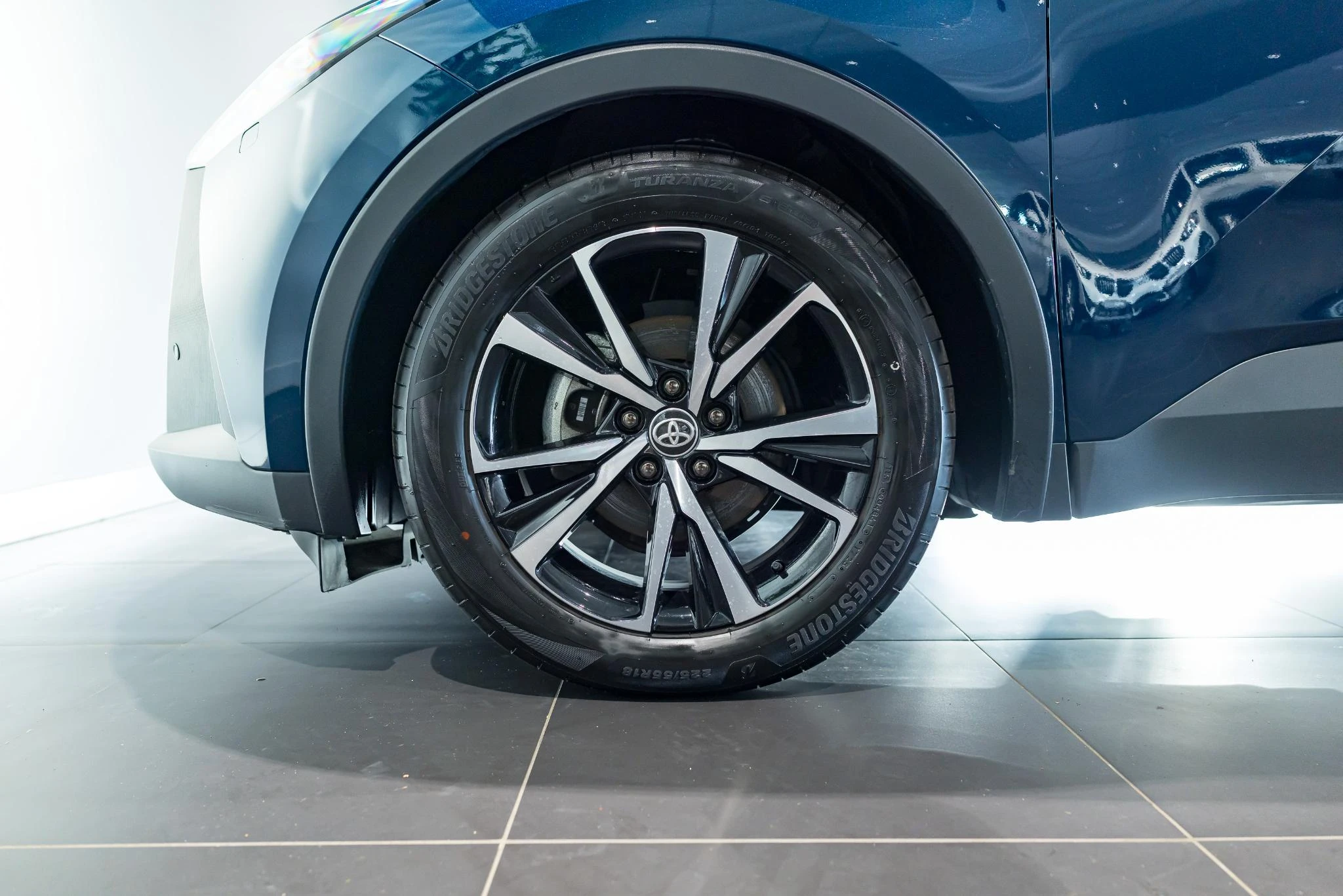 Toyota-C-HR-image-9