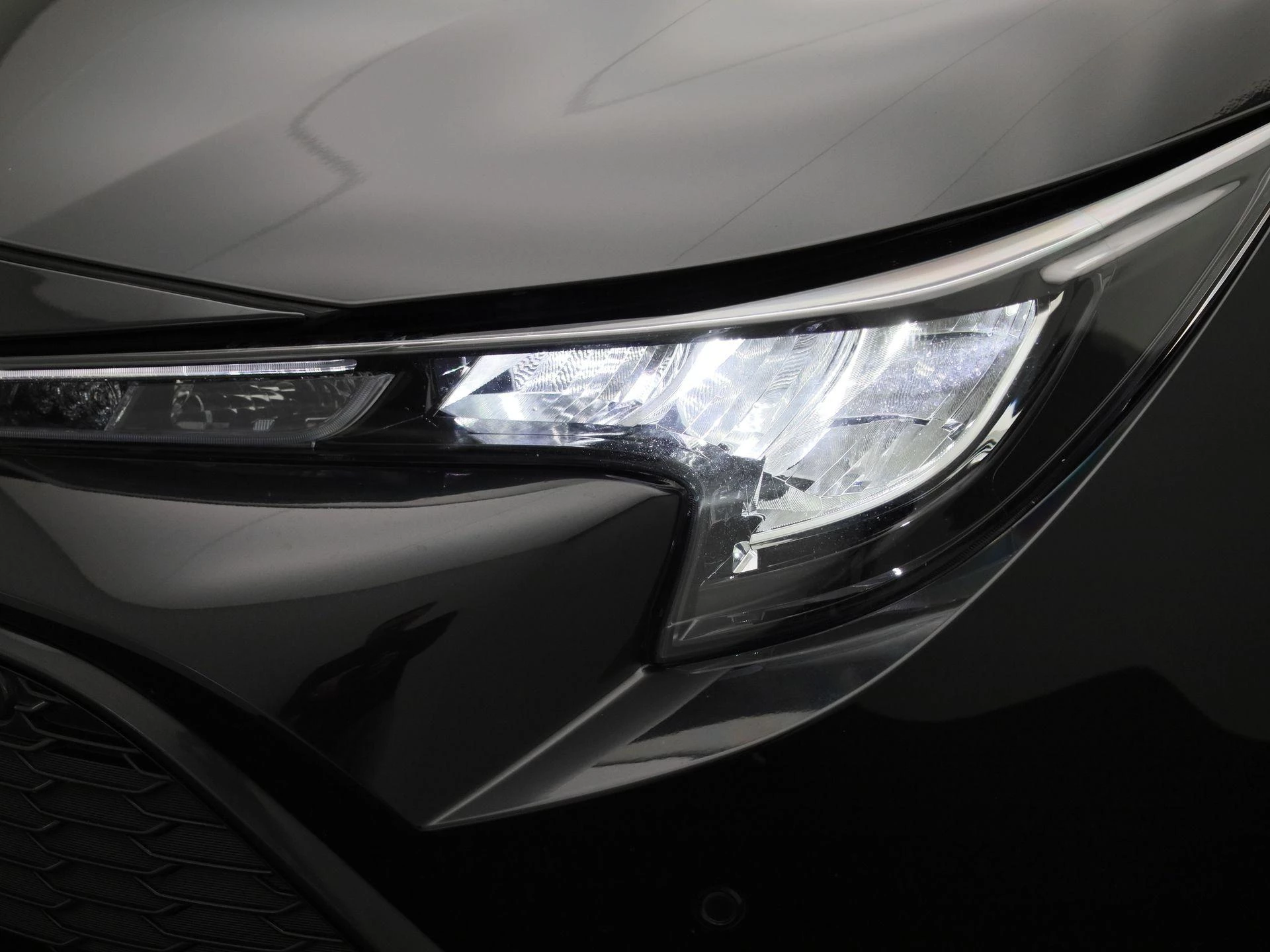 Toyota-Corolla Touring Sports-image-12