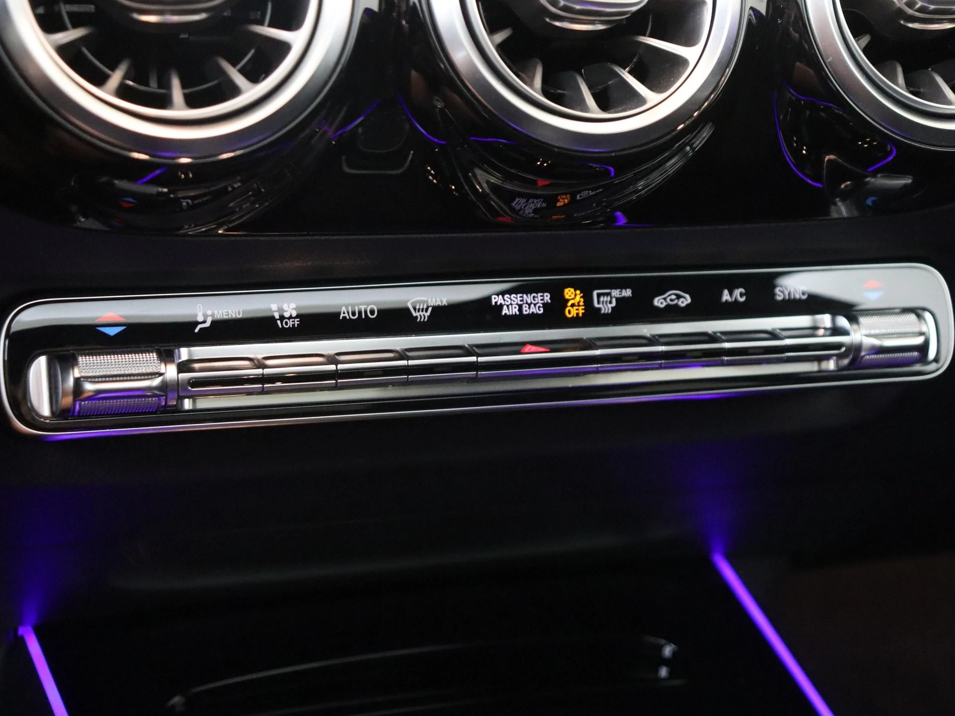 Mercedes-Benz GLA 200 Business Solution AMG