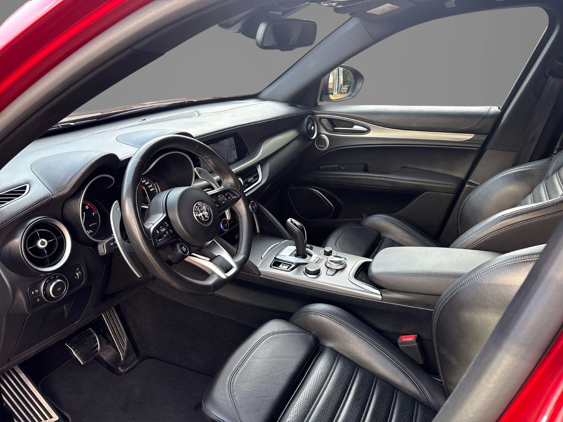 Alfa Romeo-Stelvio-image-1