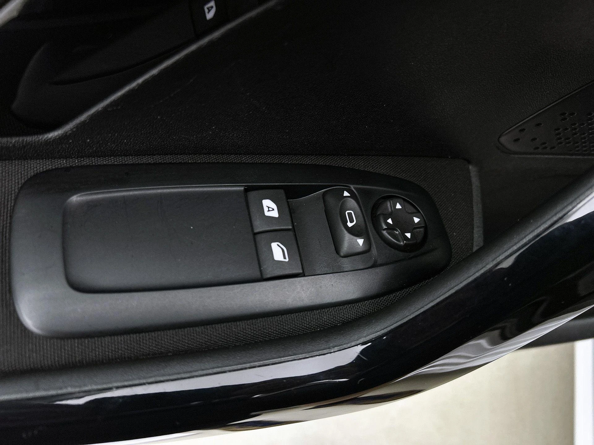 Peugeot 208 1.2 PureTech Blue Lion