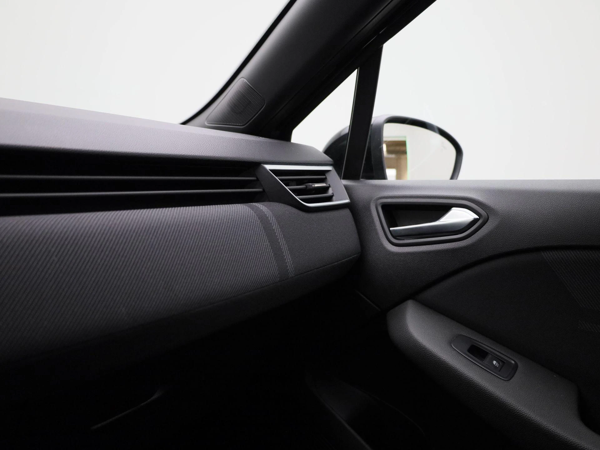 Renault-Clio-image-23