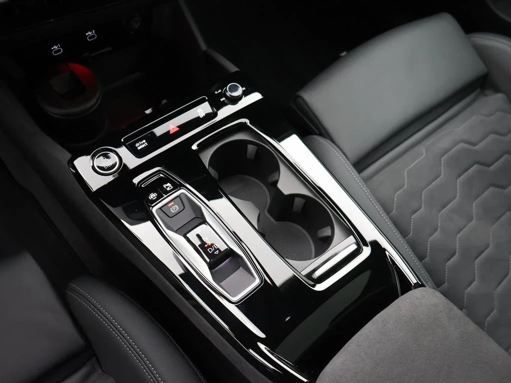 Audi-A6 Avant e-tron-image-17