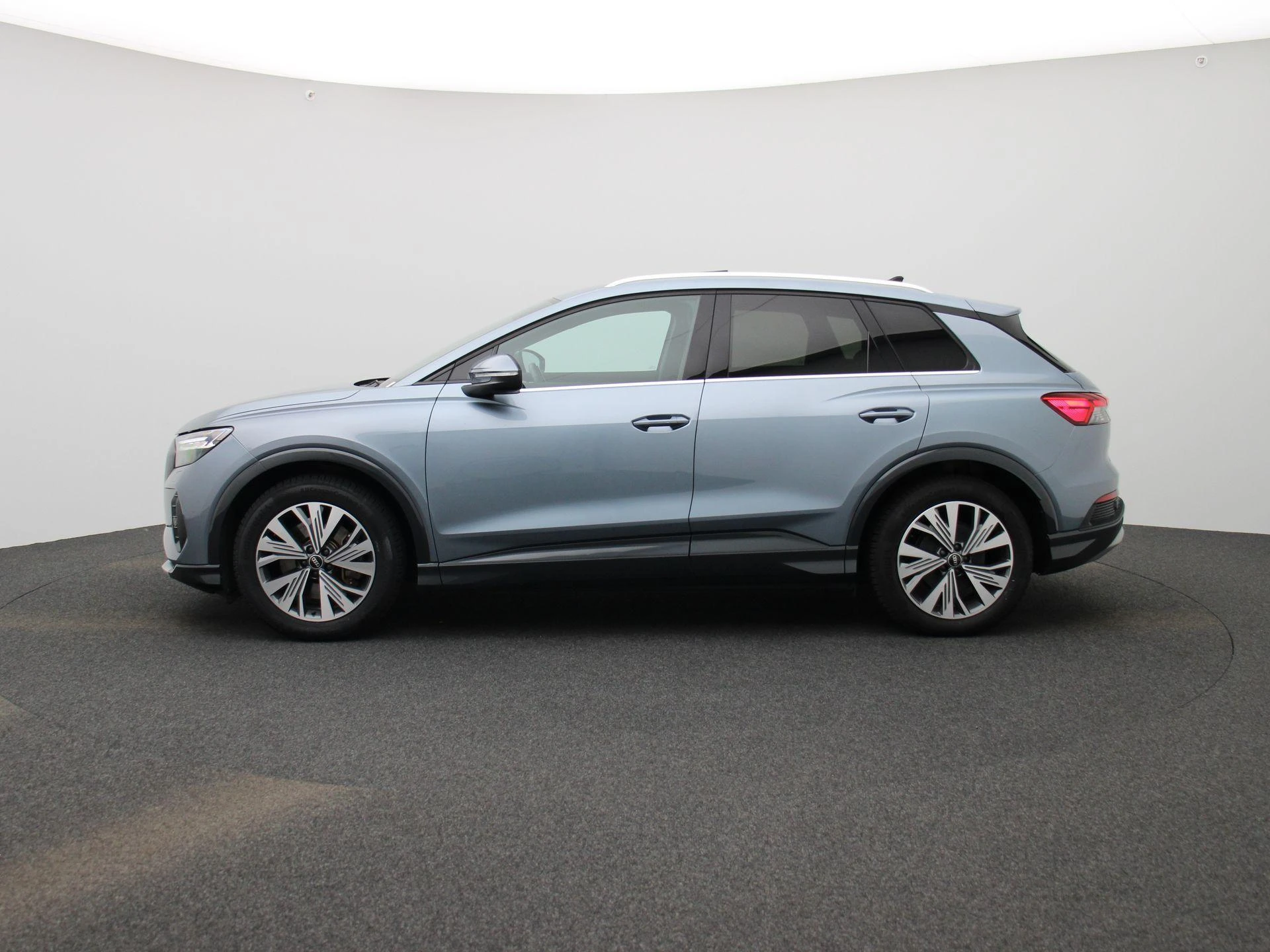 Audi-Q4 e-tron-image-4