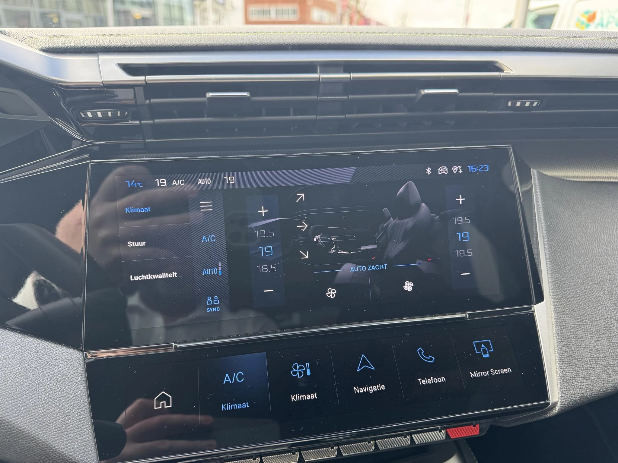 Peugeot-408-image-20