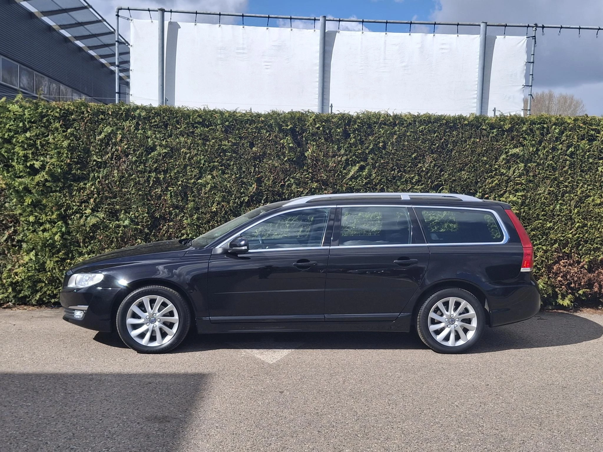 Volvo-V70-image-18
