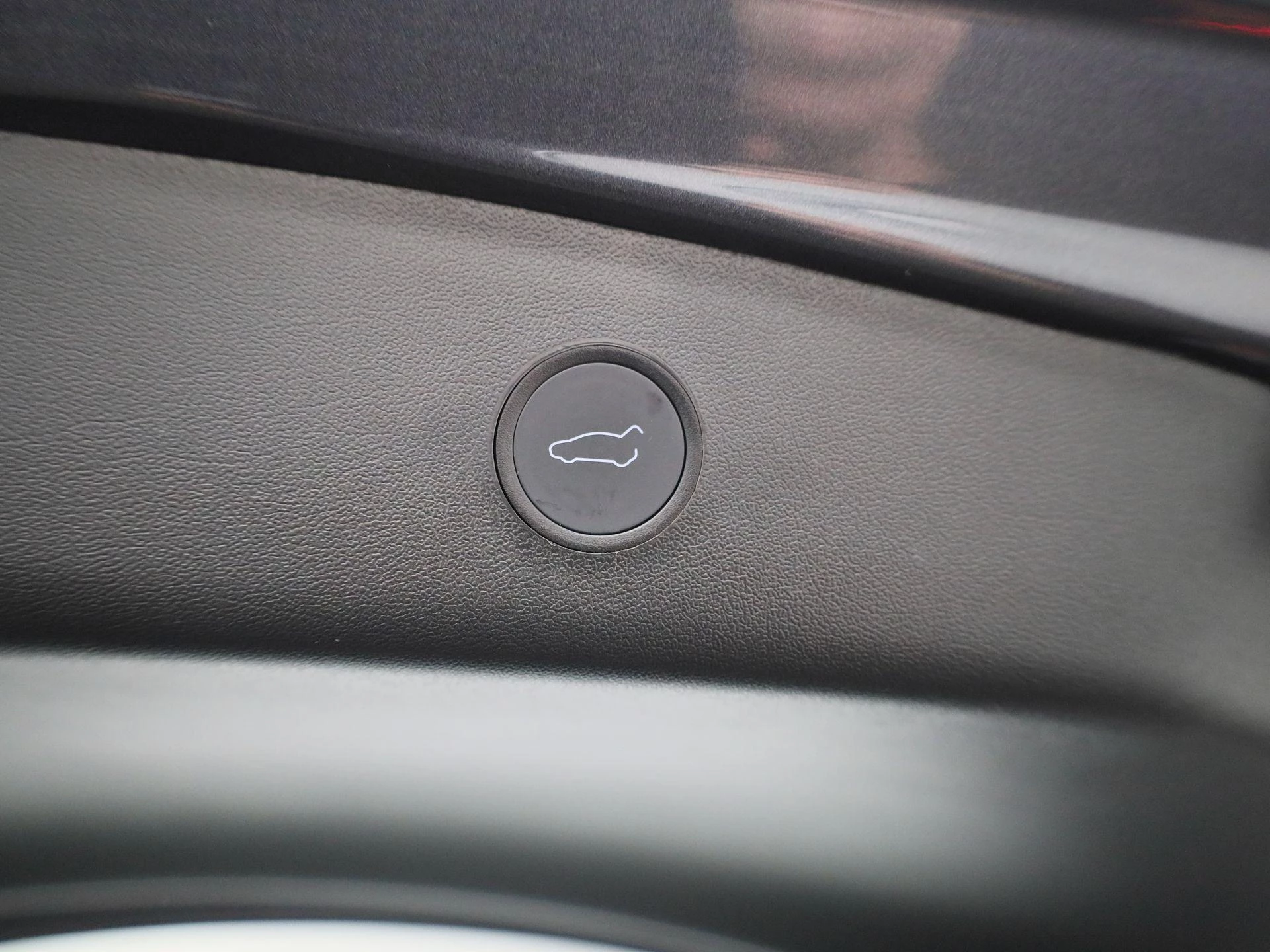 Tesla-Model 3-image-12
