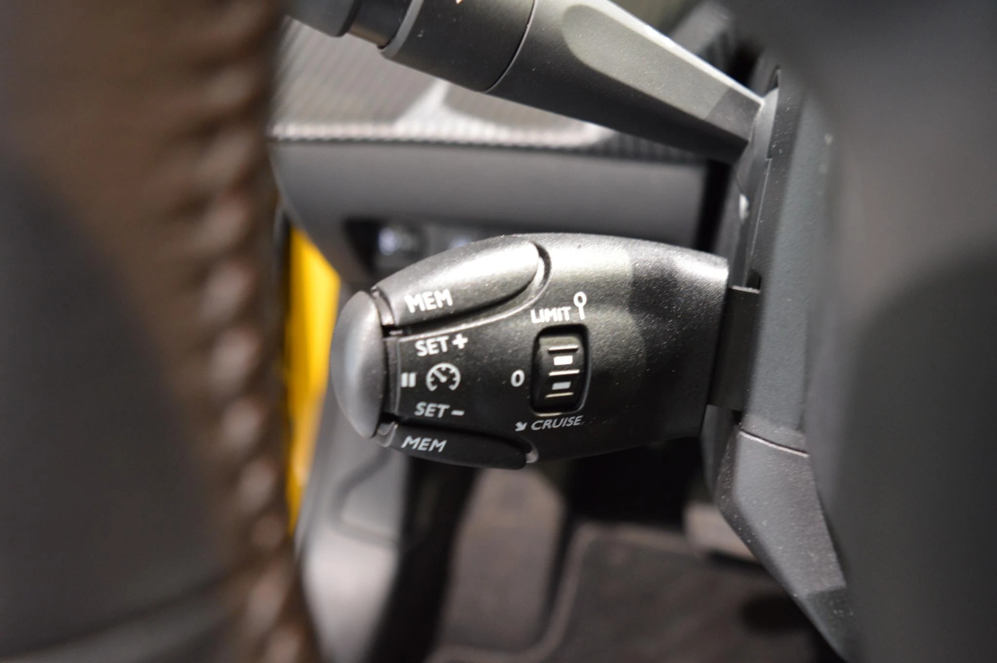 Peugeot-e-208-image-12