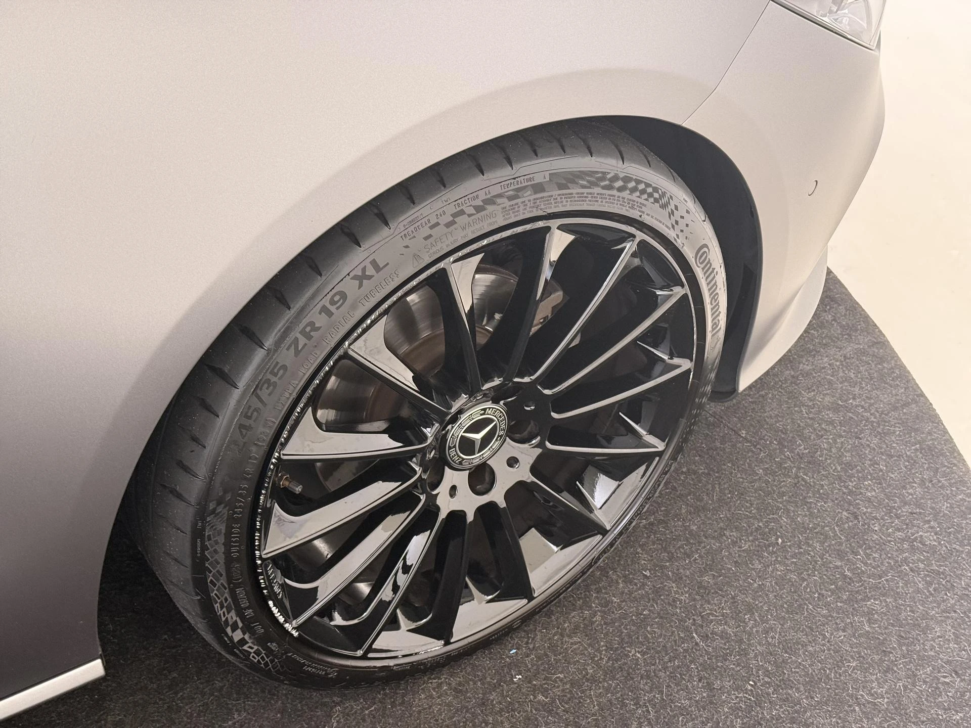 Mercedes-Benz-CLA-image-31