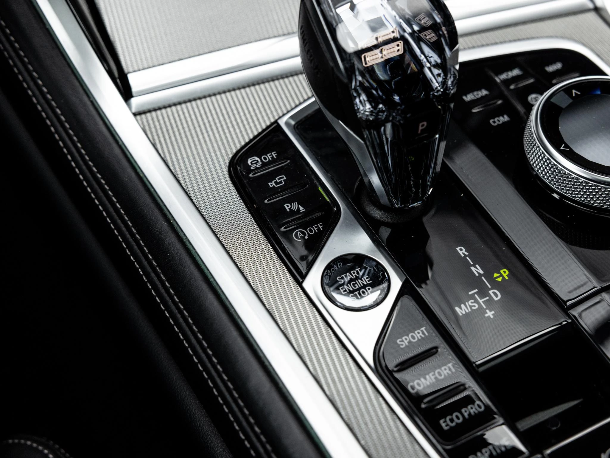 BMW-8 Serie-image-17