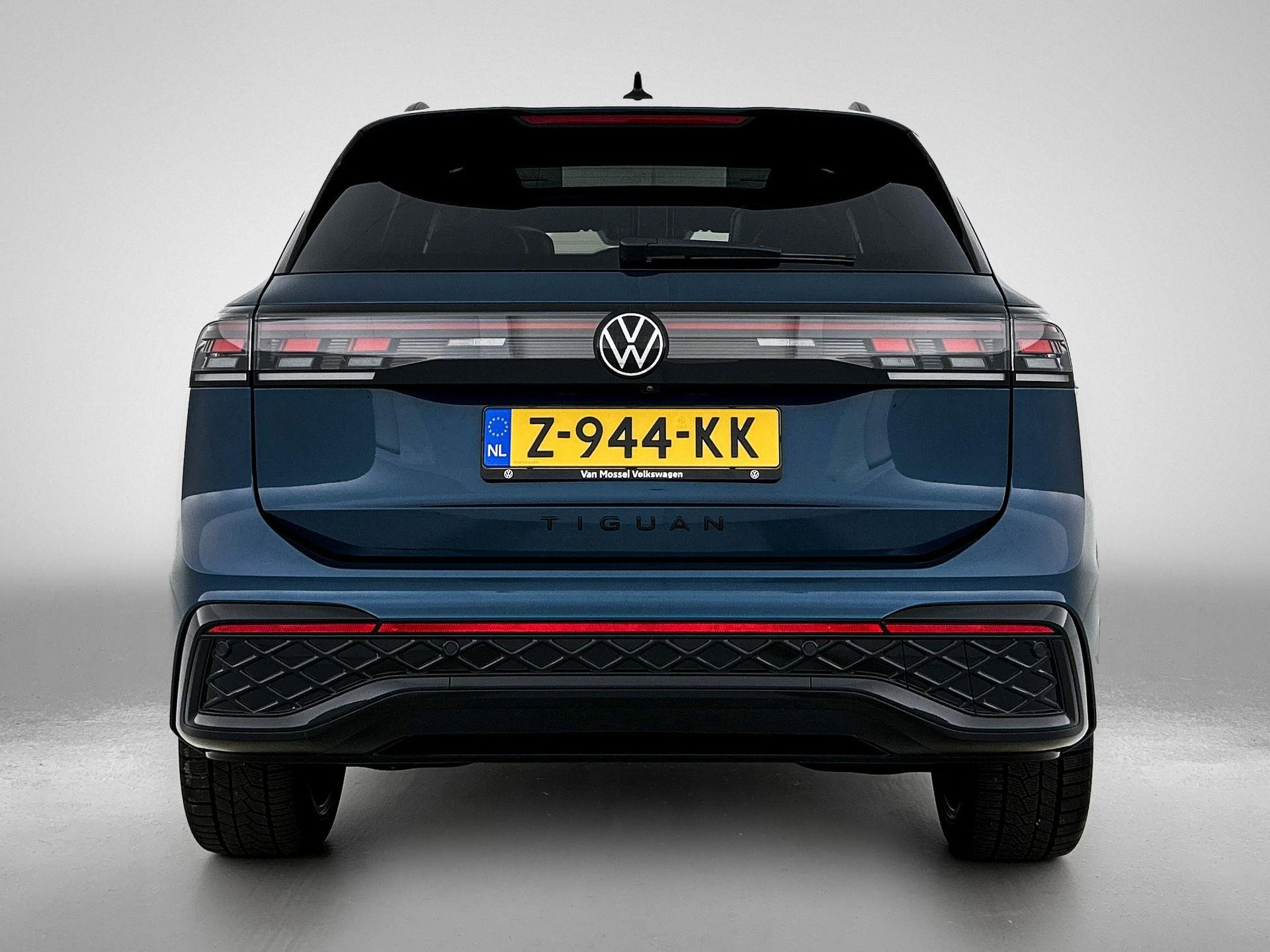 Volkswagen-Tiguan-image-2