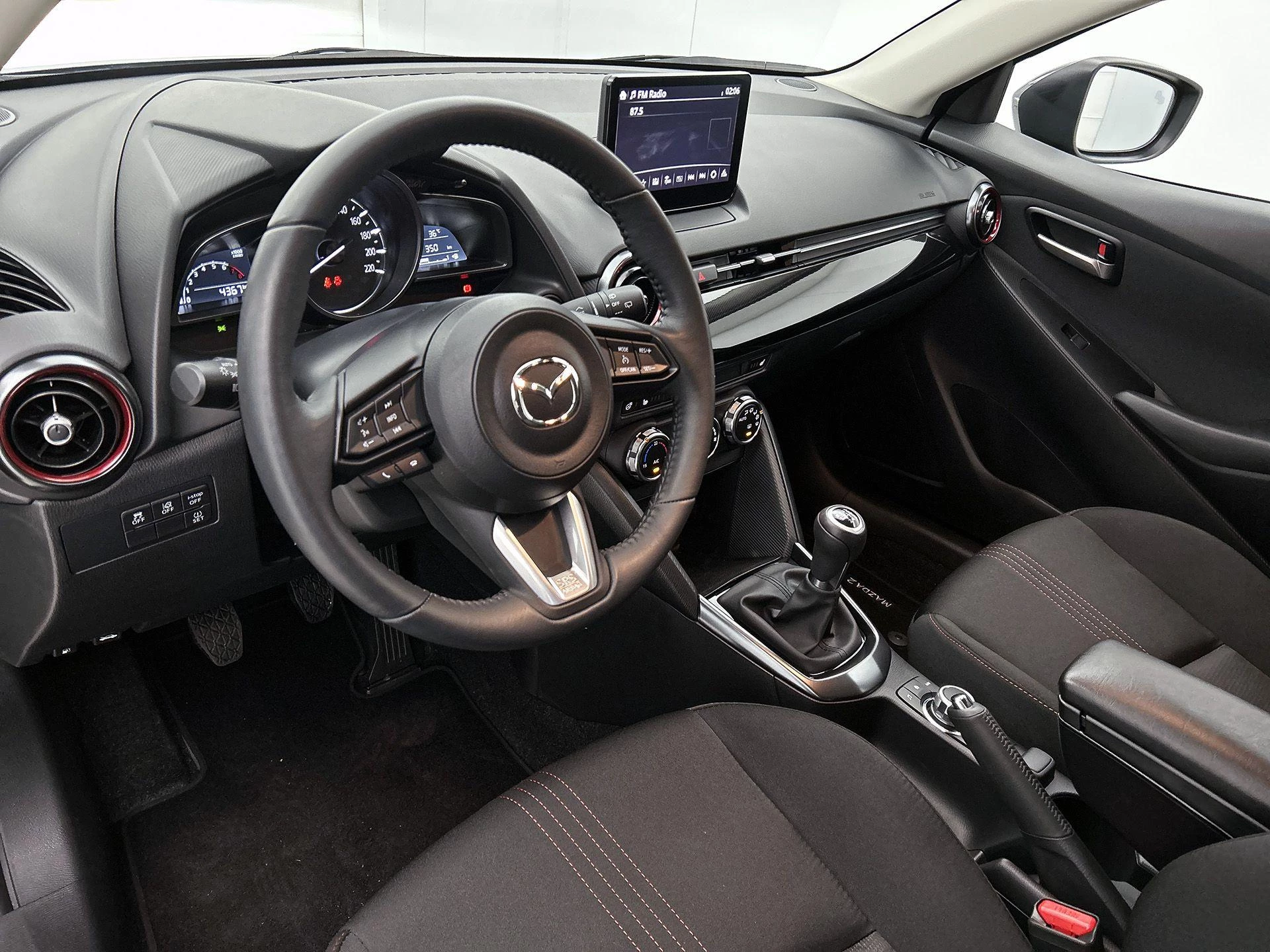 Mazda-2-image-21
