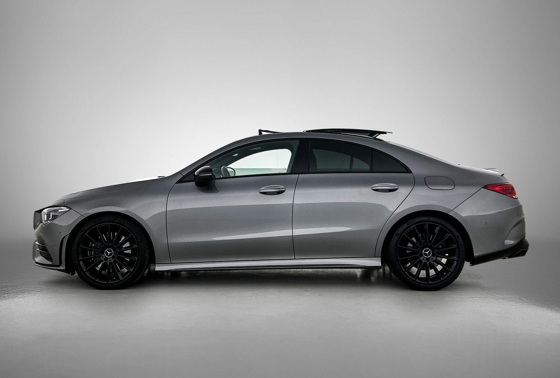 Mercedes-Benz-CLA-image-1