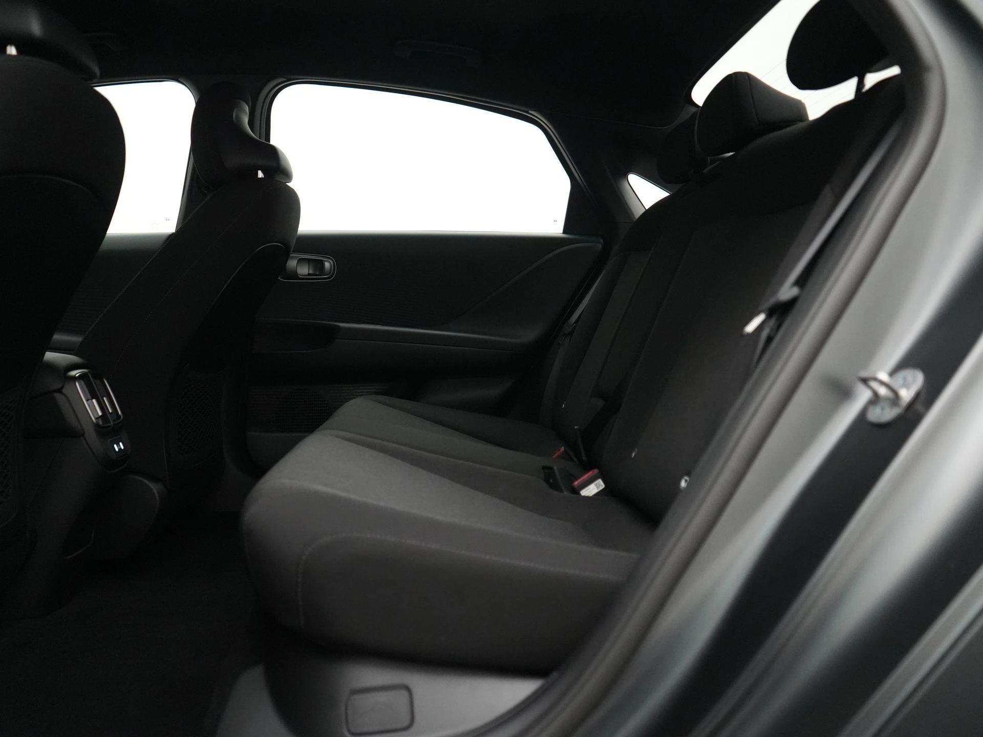 Hyundai-IONIQ 6-image-38
