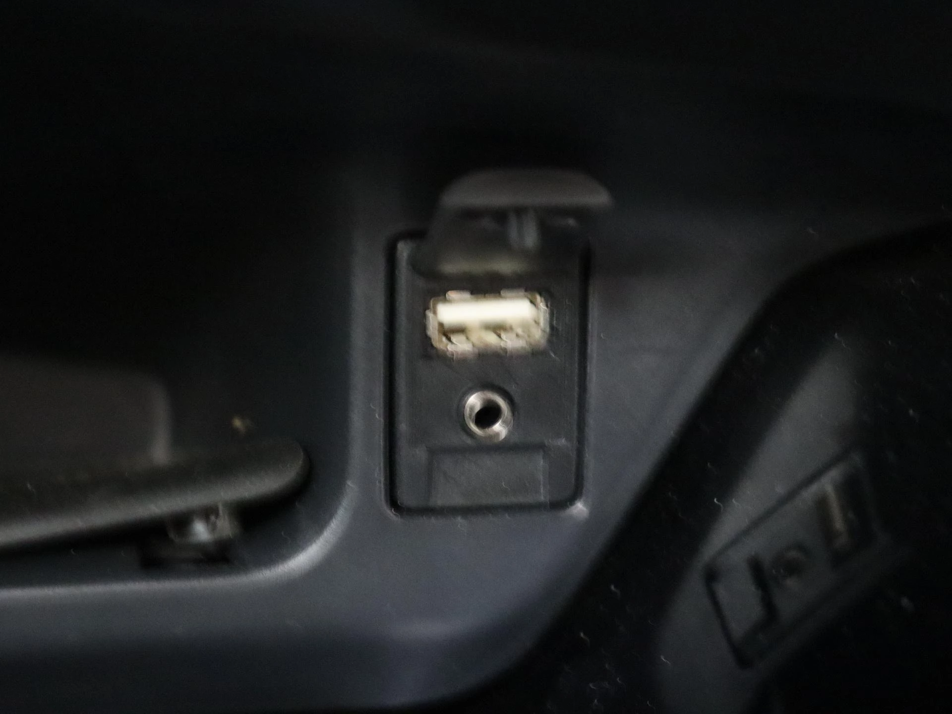 Toyota-C-HR-image-23