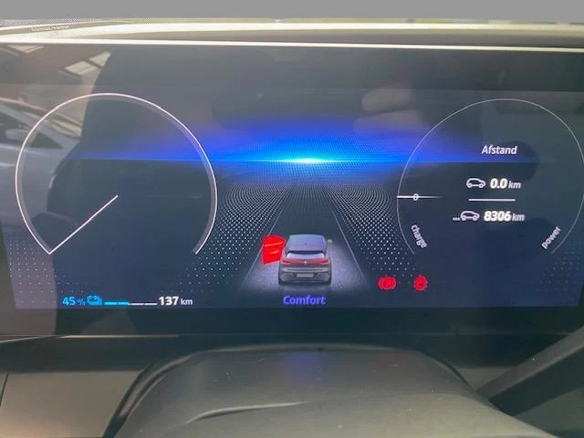 Renault-Megane E-Tech-image-9