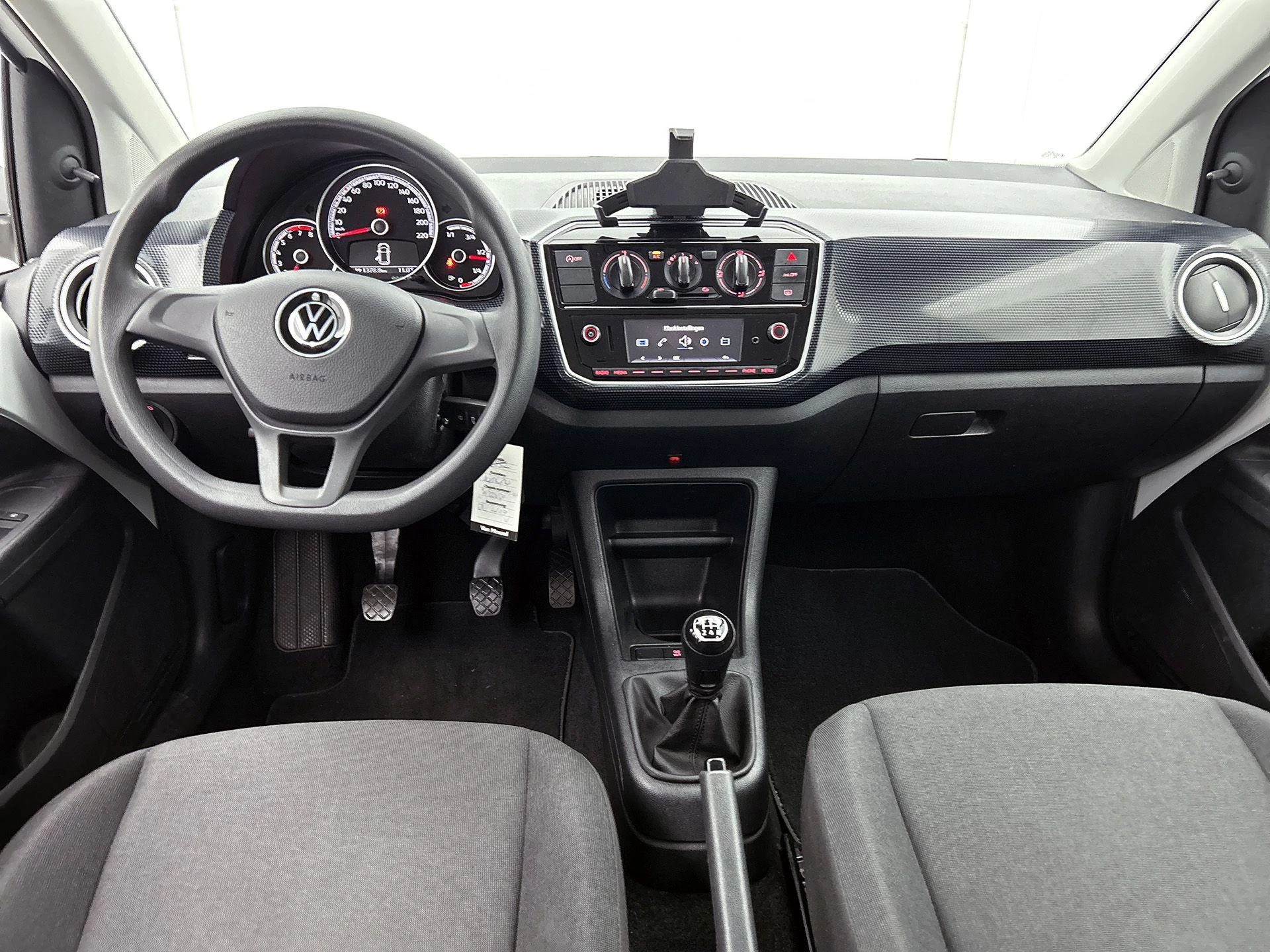 Volkswagen-up!-image-21