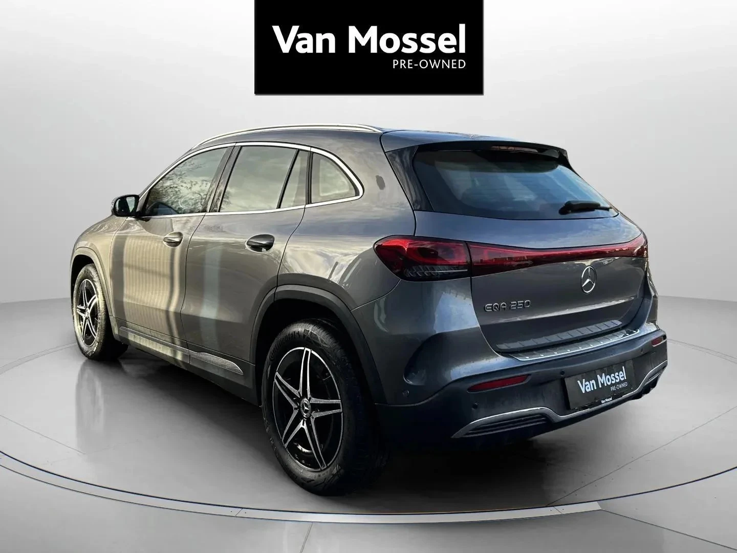 Mercedes-Benz-EQA-image-7