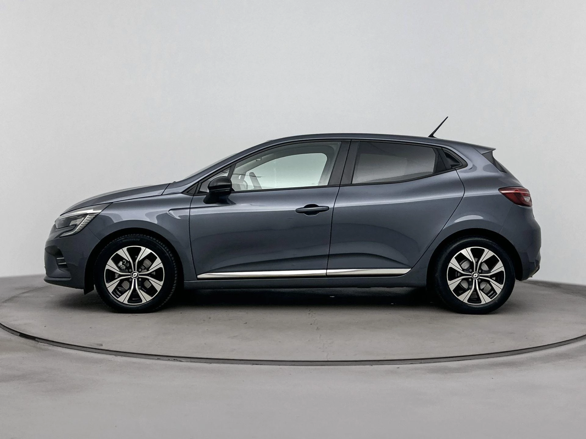 Renault-Clio-image-1