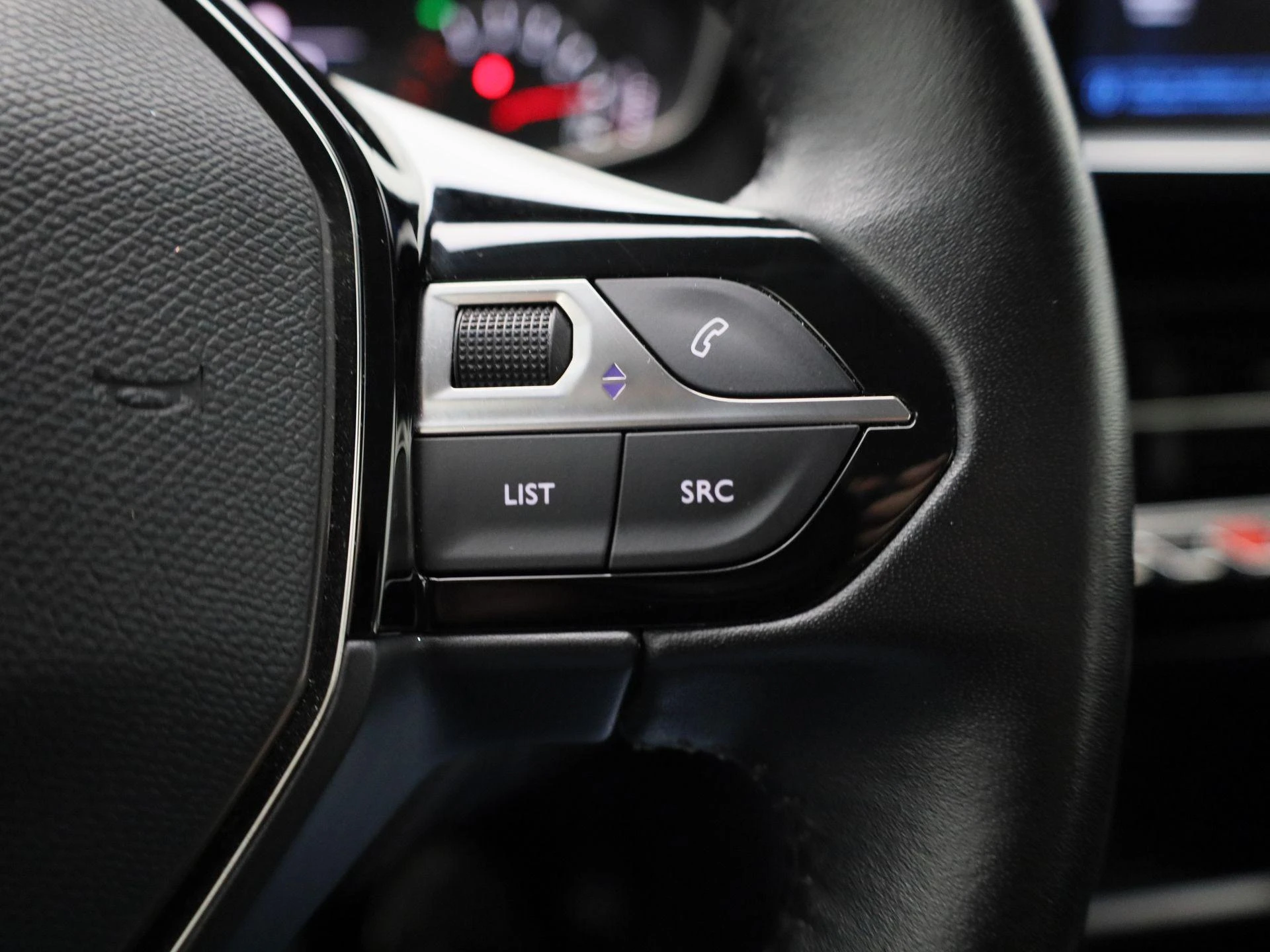 Peugeot-208-image-14