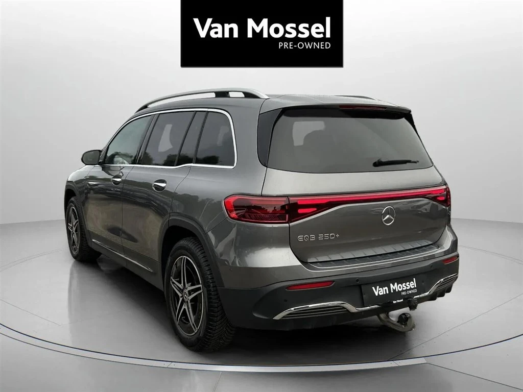 Mercedes-Benz-EQB-image-7