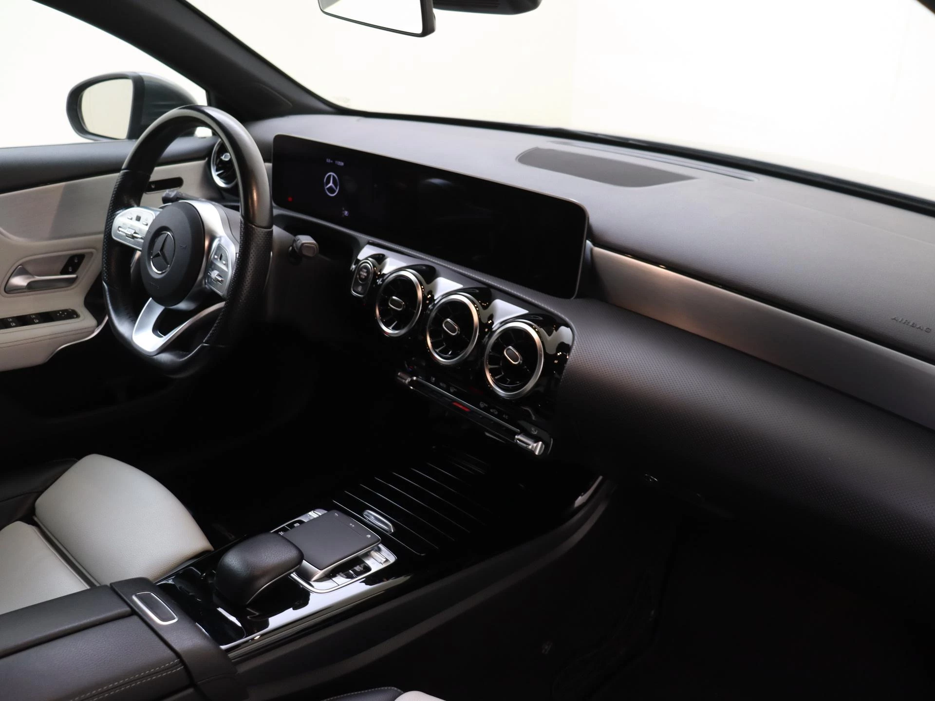 Mercedes-Benz-A-Klasse-image-10