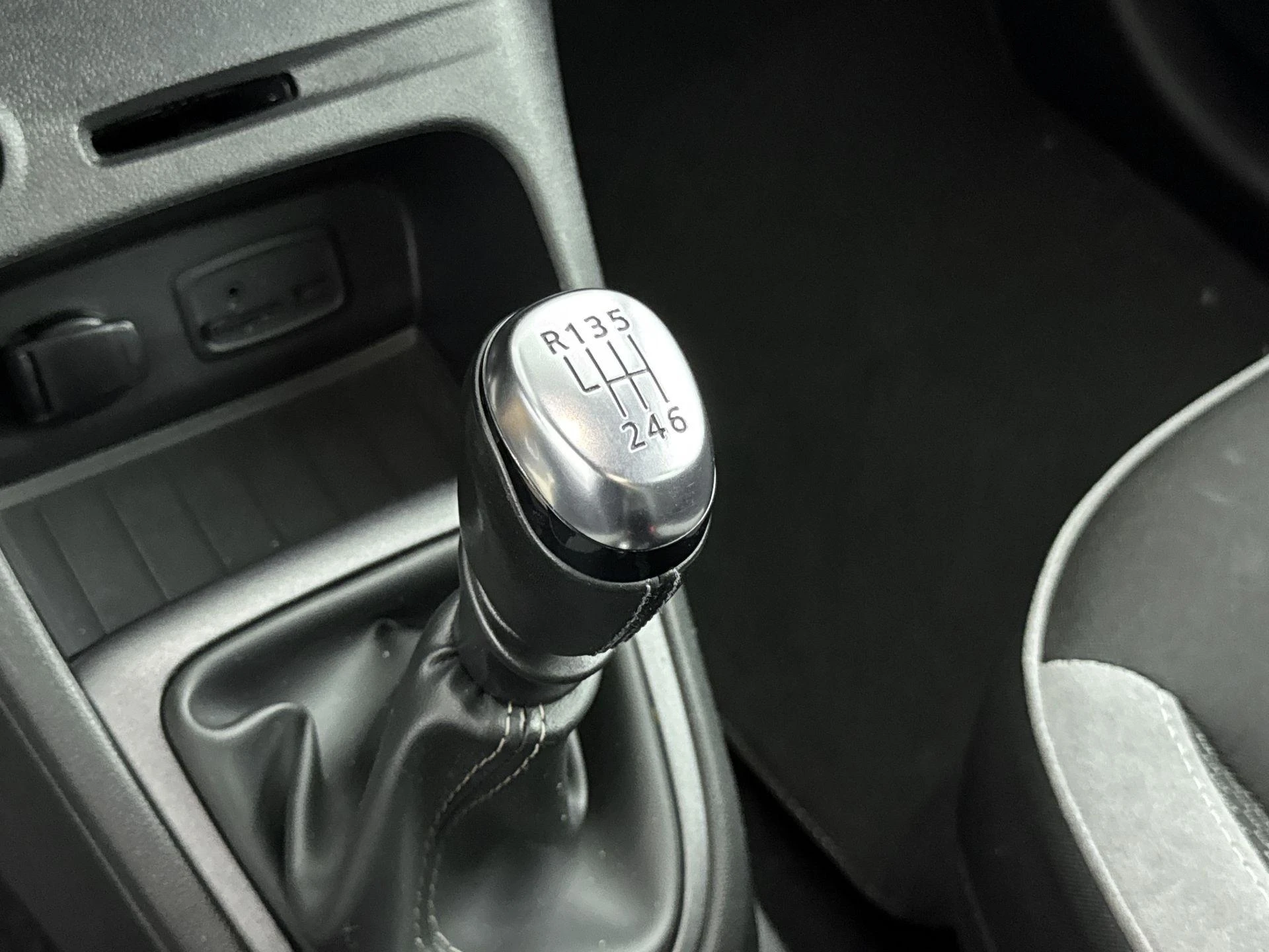 Renault-Captur-image-12
