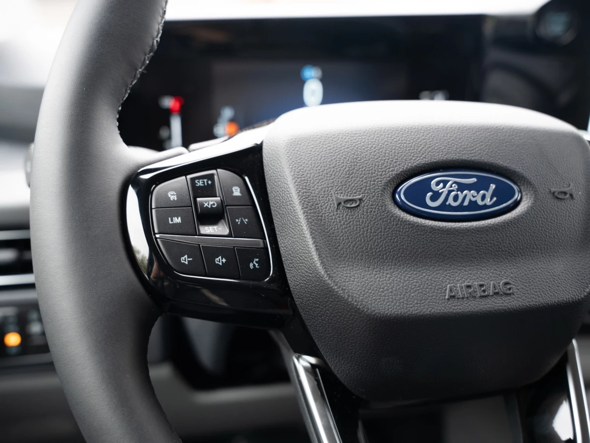 Ford-Tourneo Custom-image-15