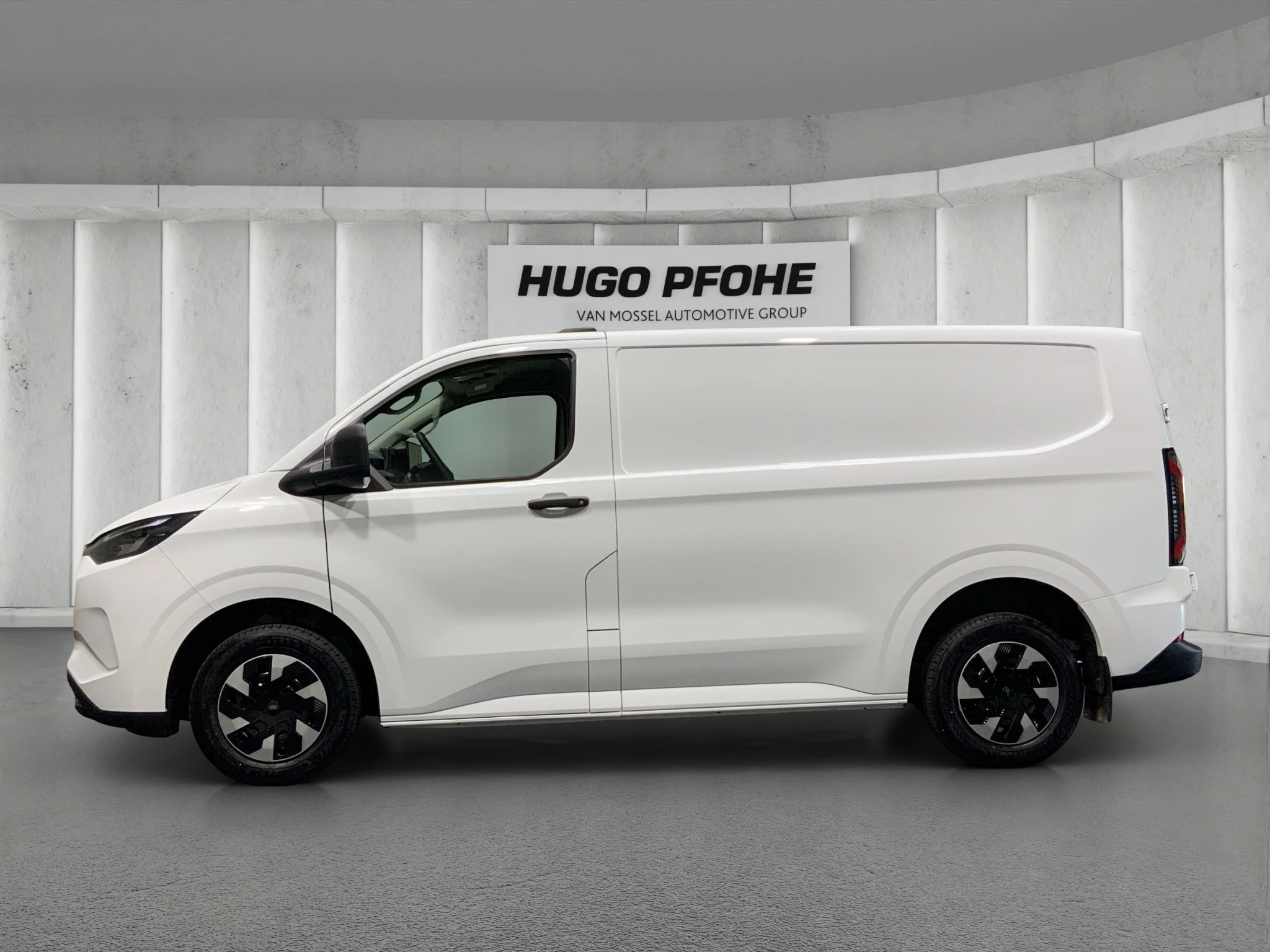 Ford-Transit Custom-image-1