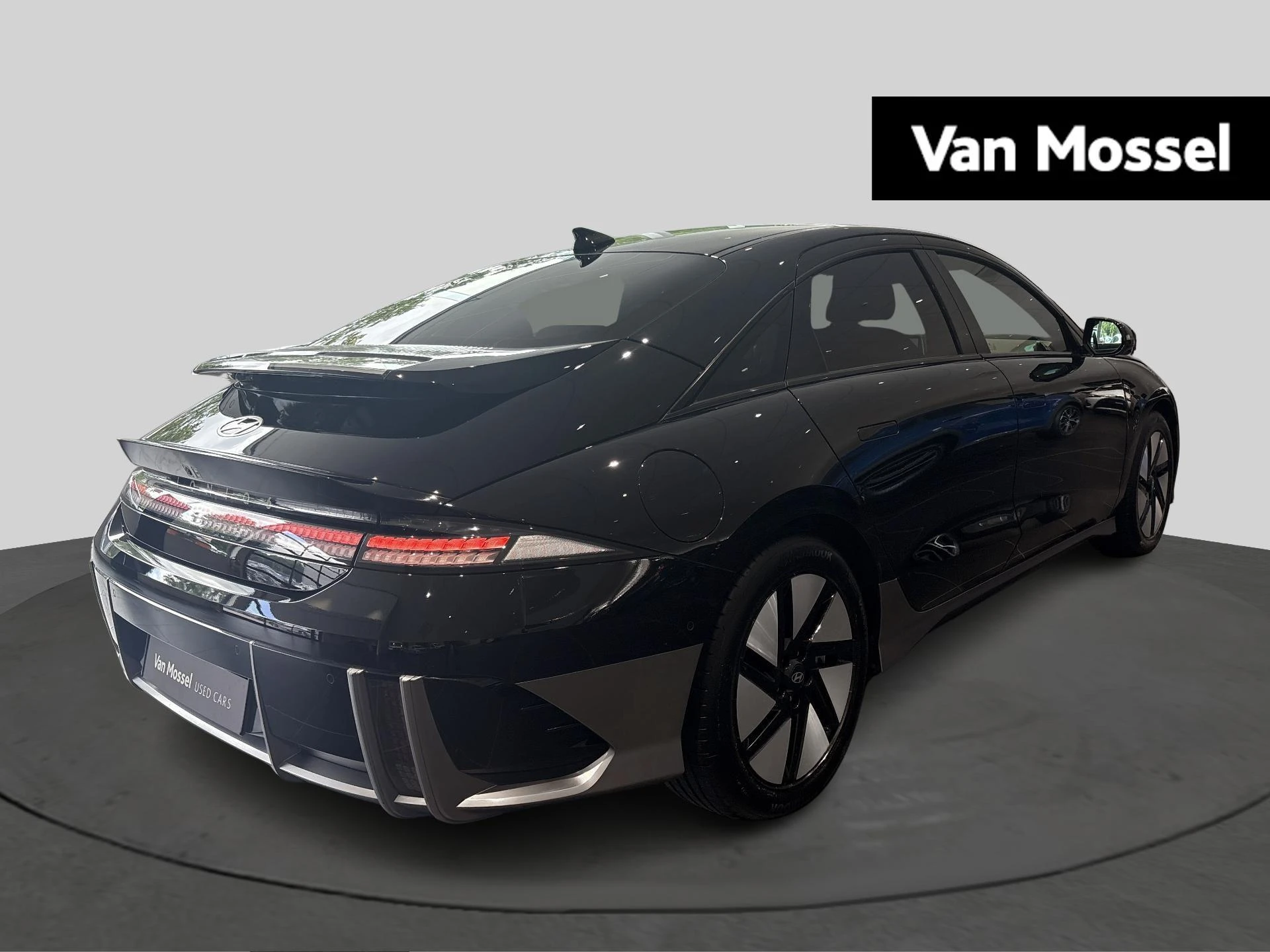 Hyundai-IONIQ 6-image-3