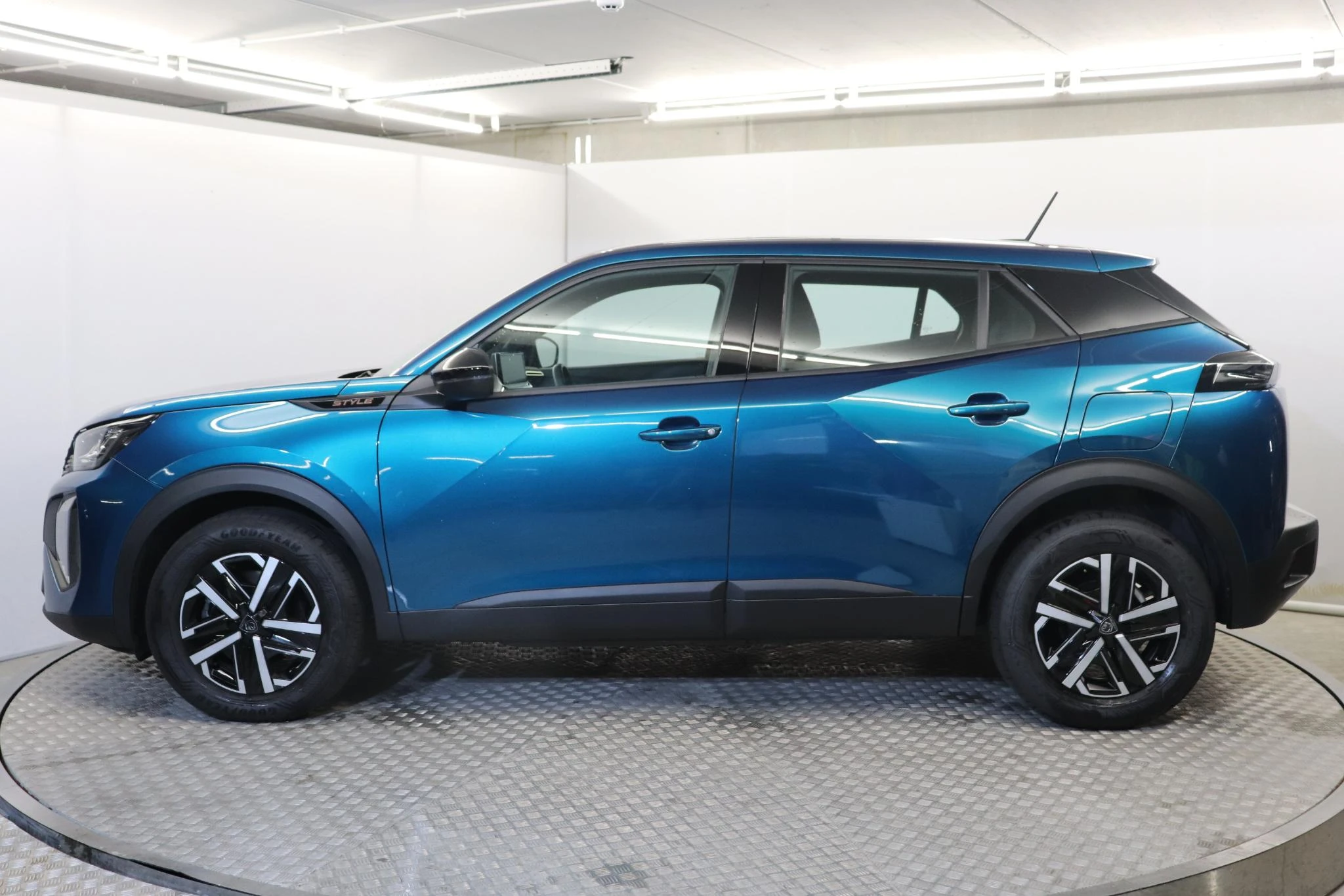 Peugeot-2008-image-2