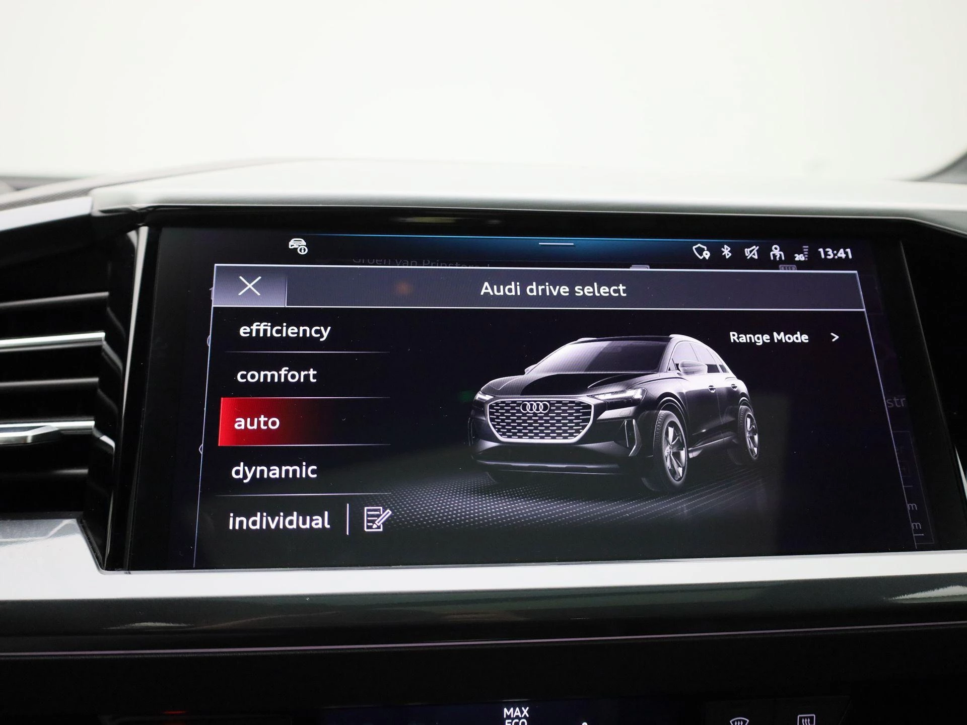 Audi-Q4 e-tron-image-22