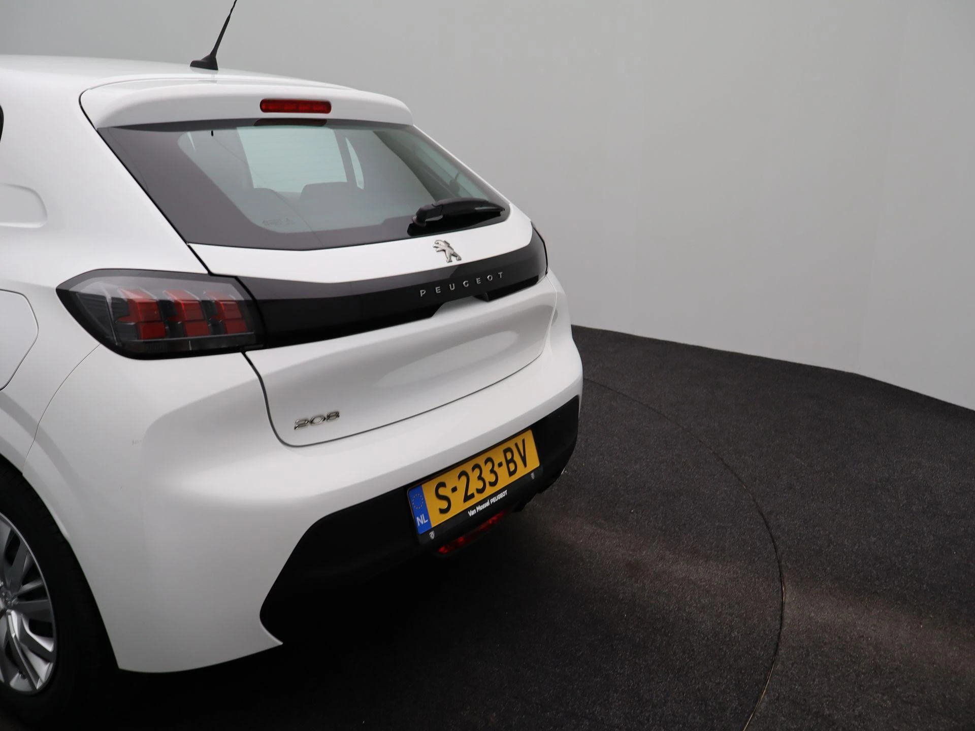 Peugeot-208-image-31