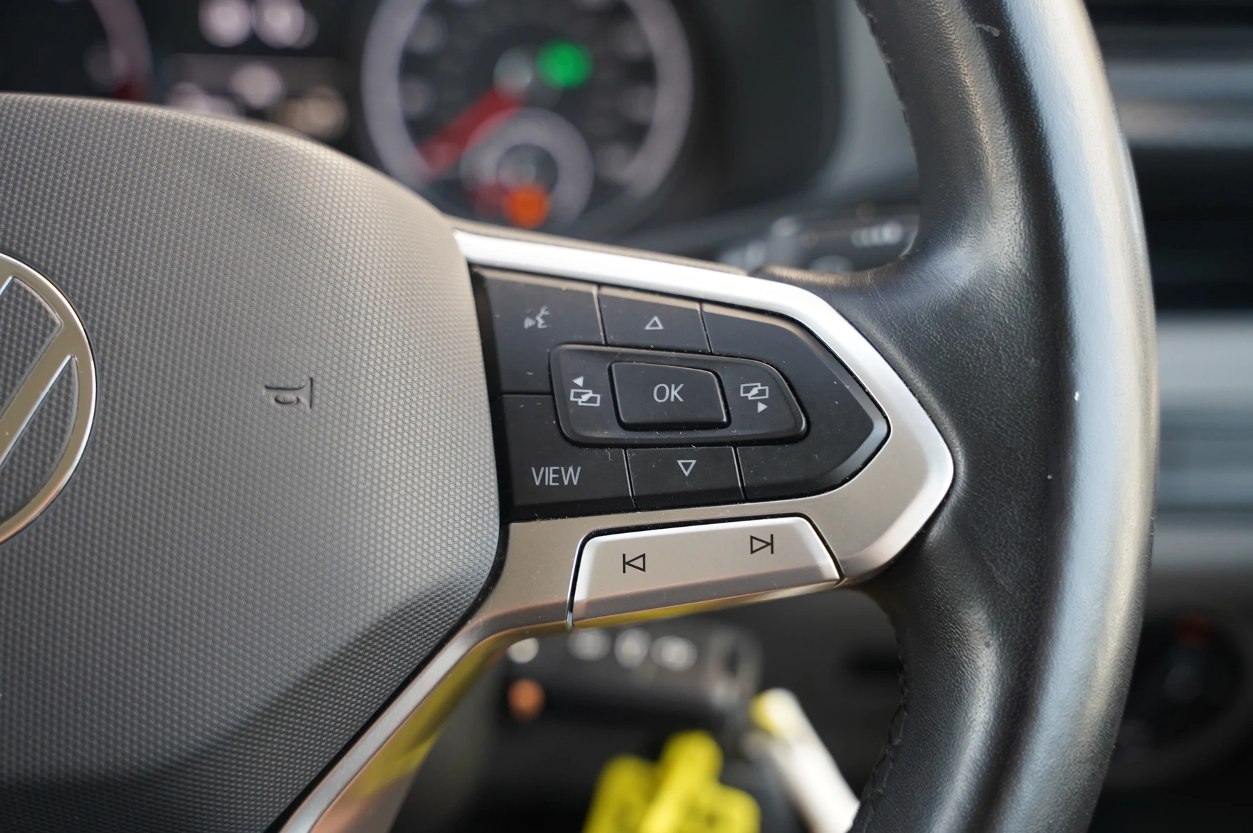Volkswagen-Transporter-image-16