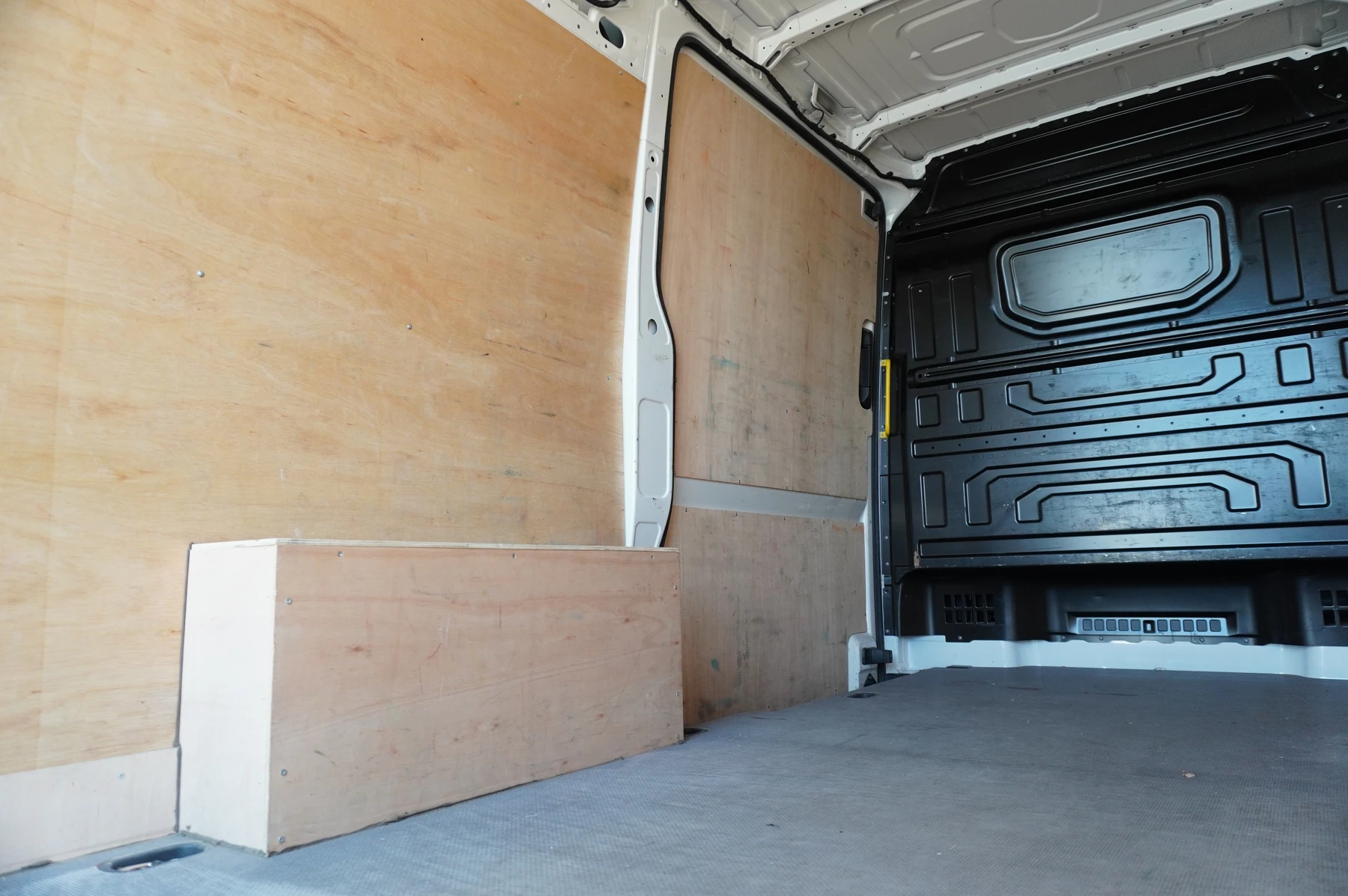 Volkswagen-Crafter-image-20