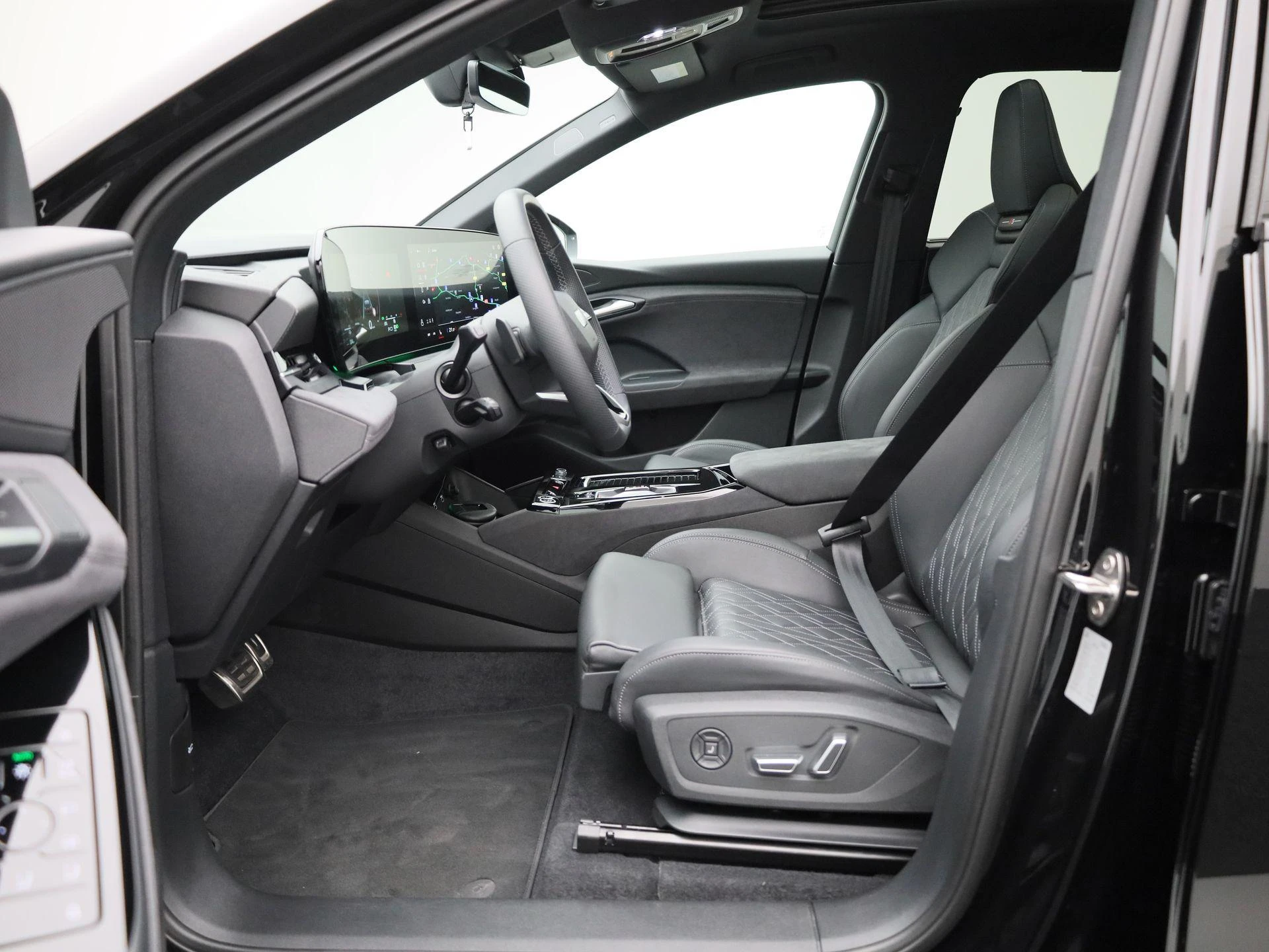 Audi-Q6 e-tron-image-10