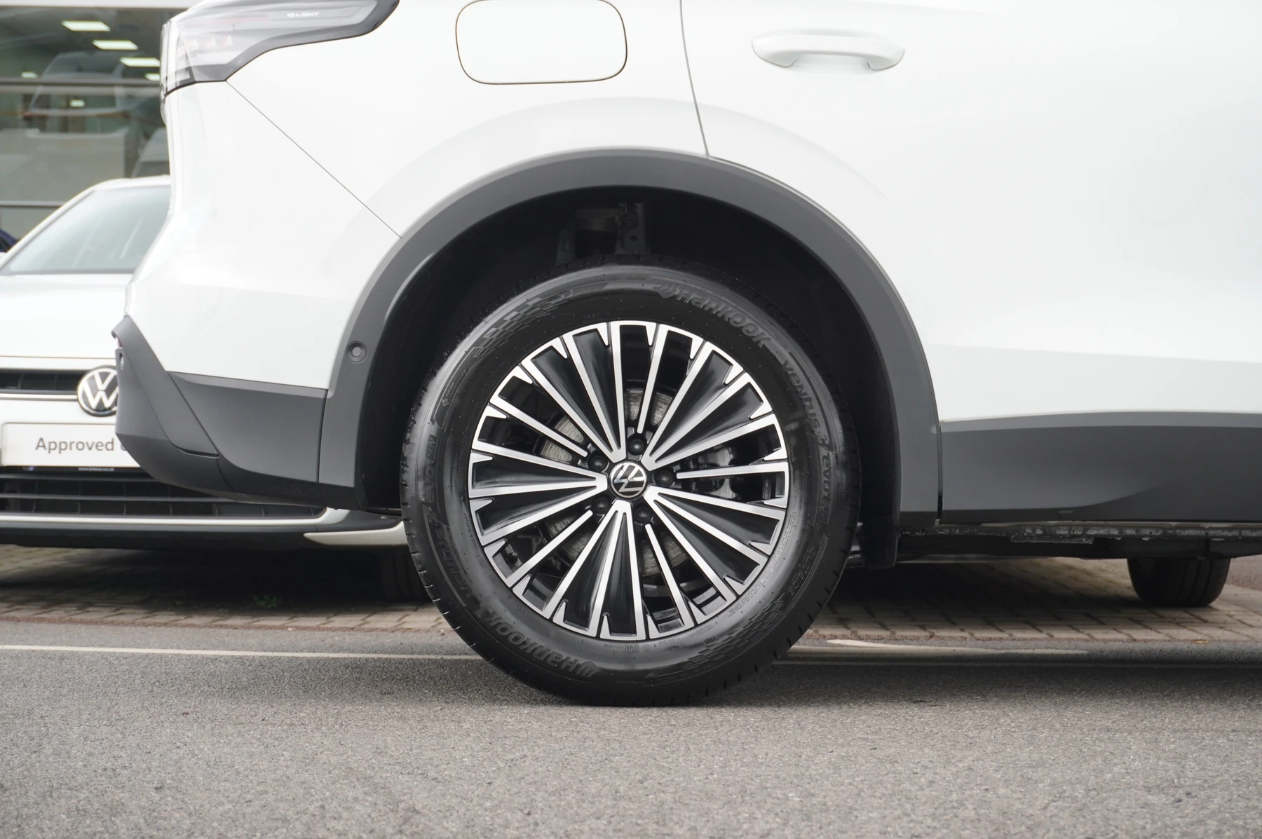 Volkswagen-Tiguan-image-29