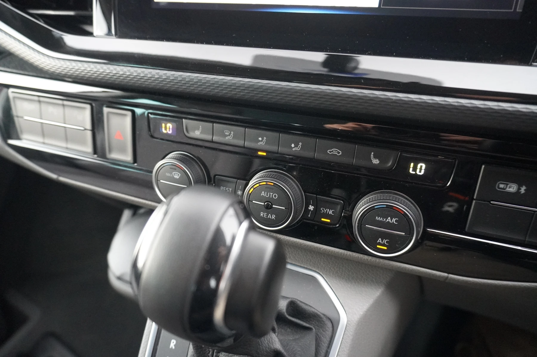 Volkswagen-California-image-16