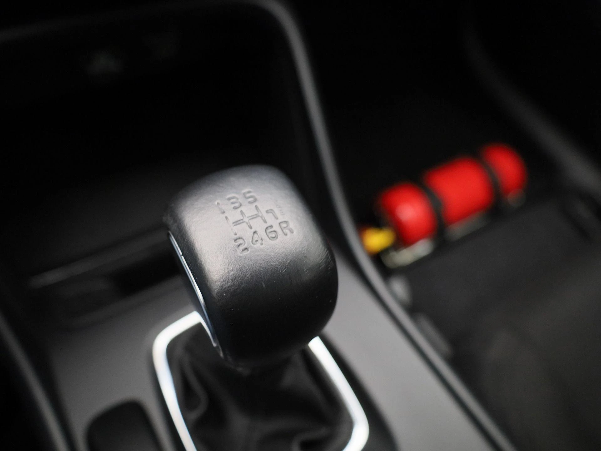 Volvo-XC40-image-22