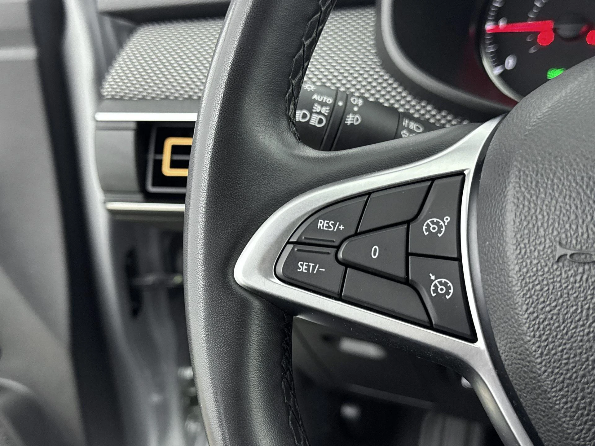 Dacia-Sandero Stepway-image-5
