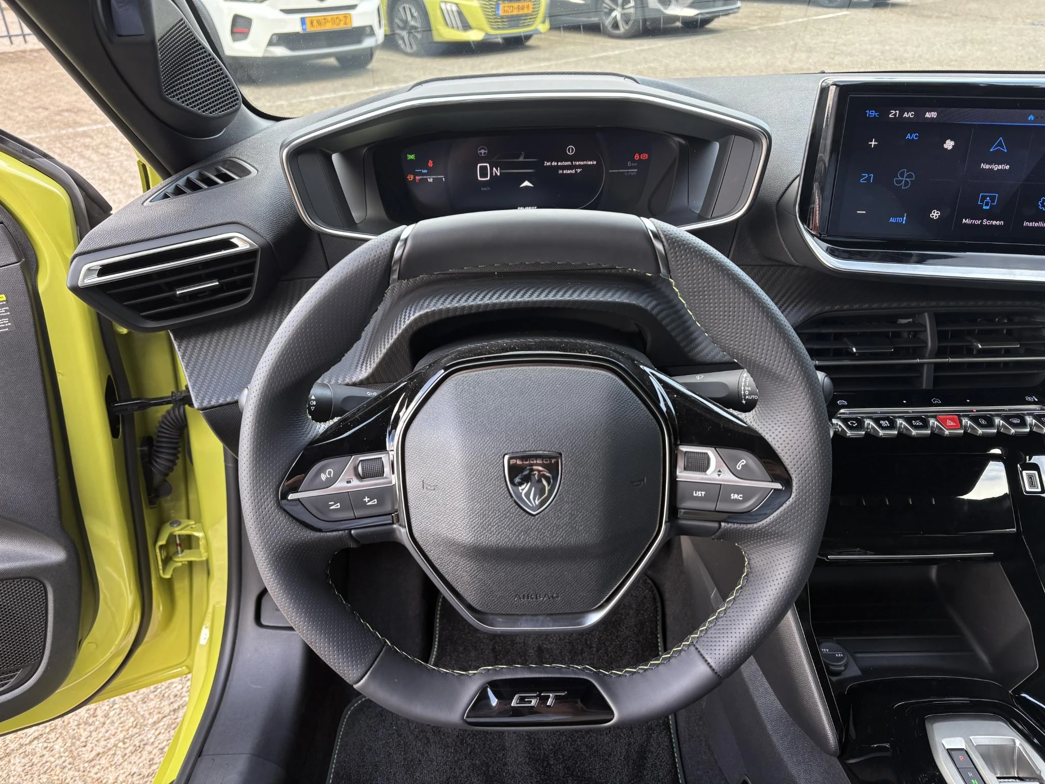 Peugeot-208-image-11