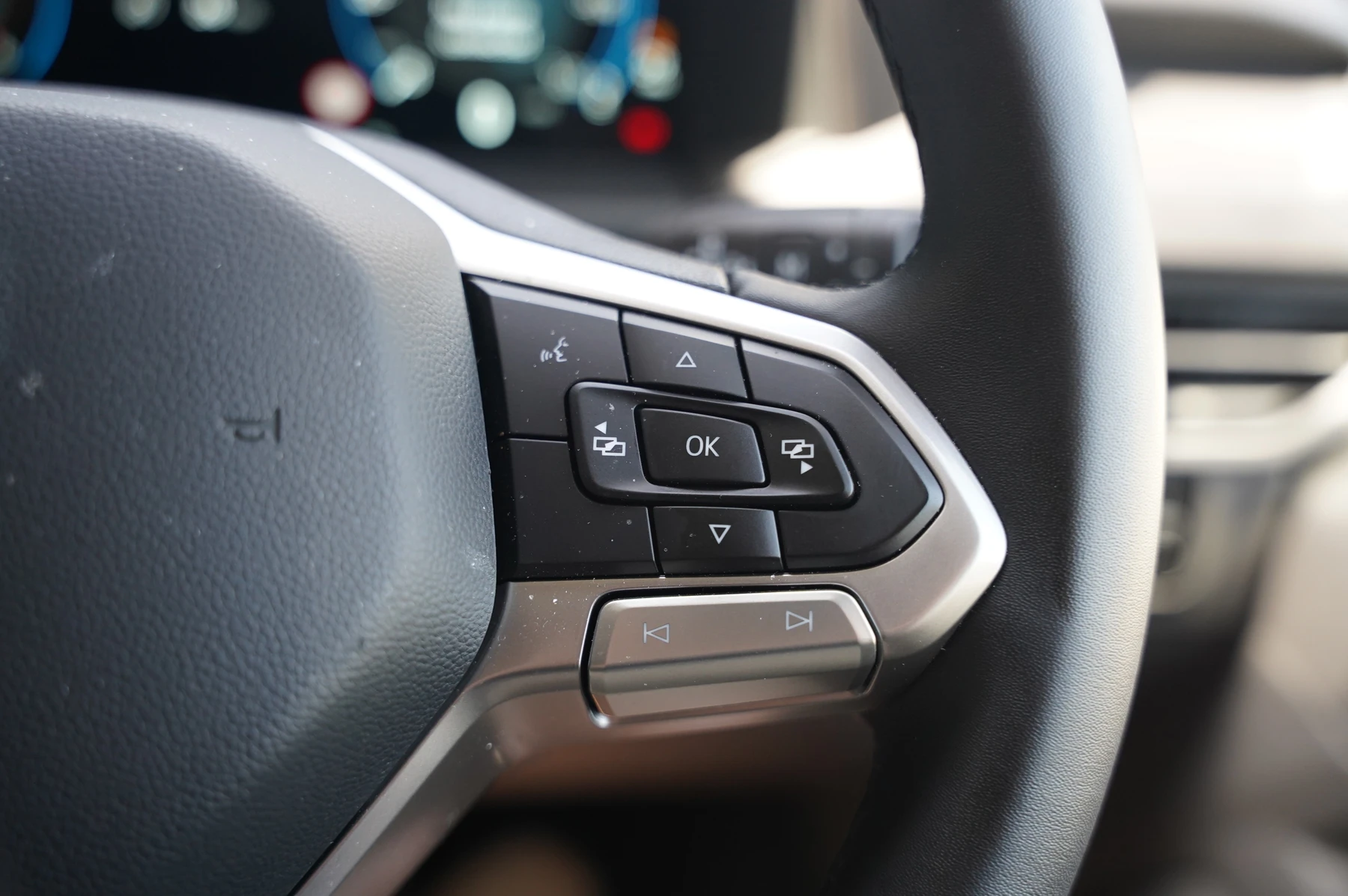 Volkswagen-Transporter-image-15