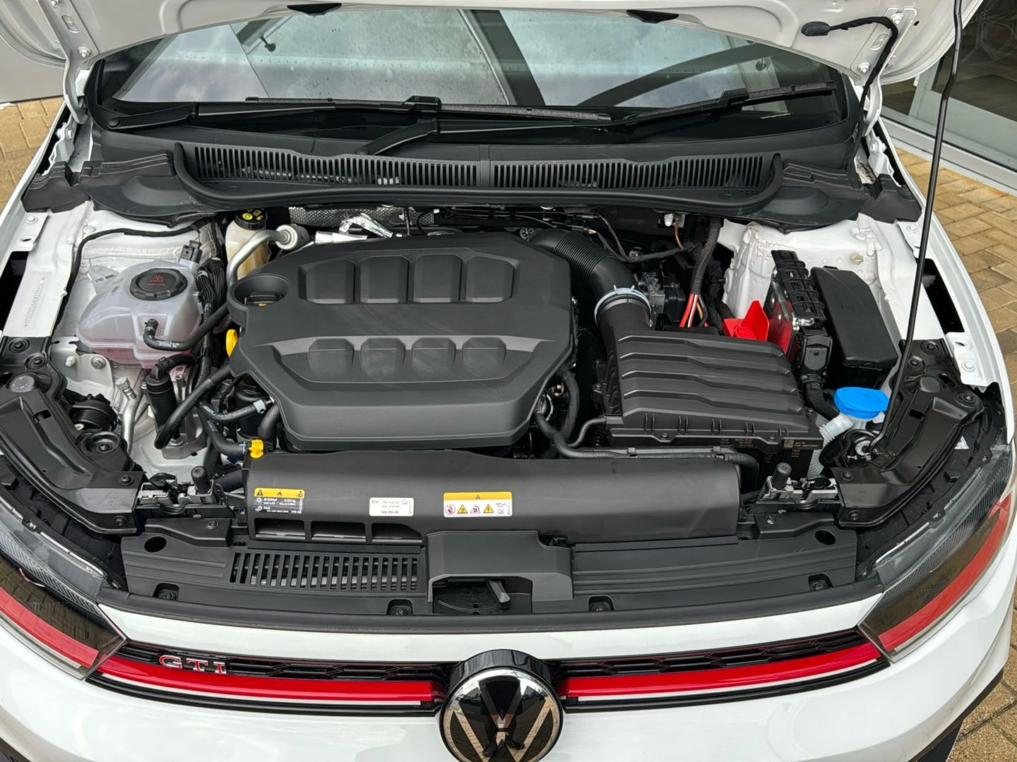 Volkswagen-Polo-image-13
